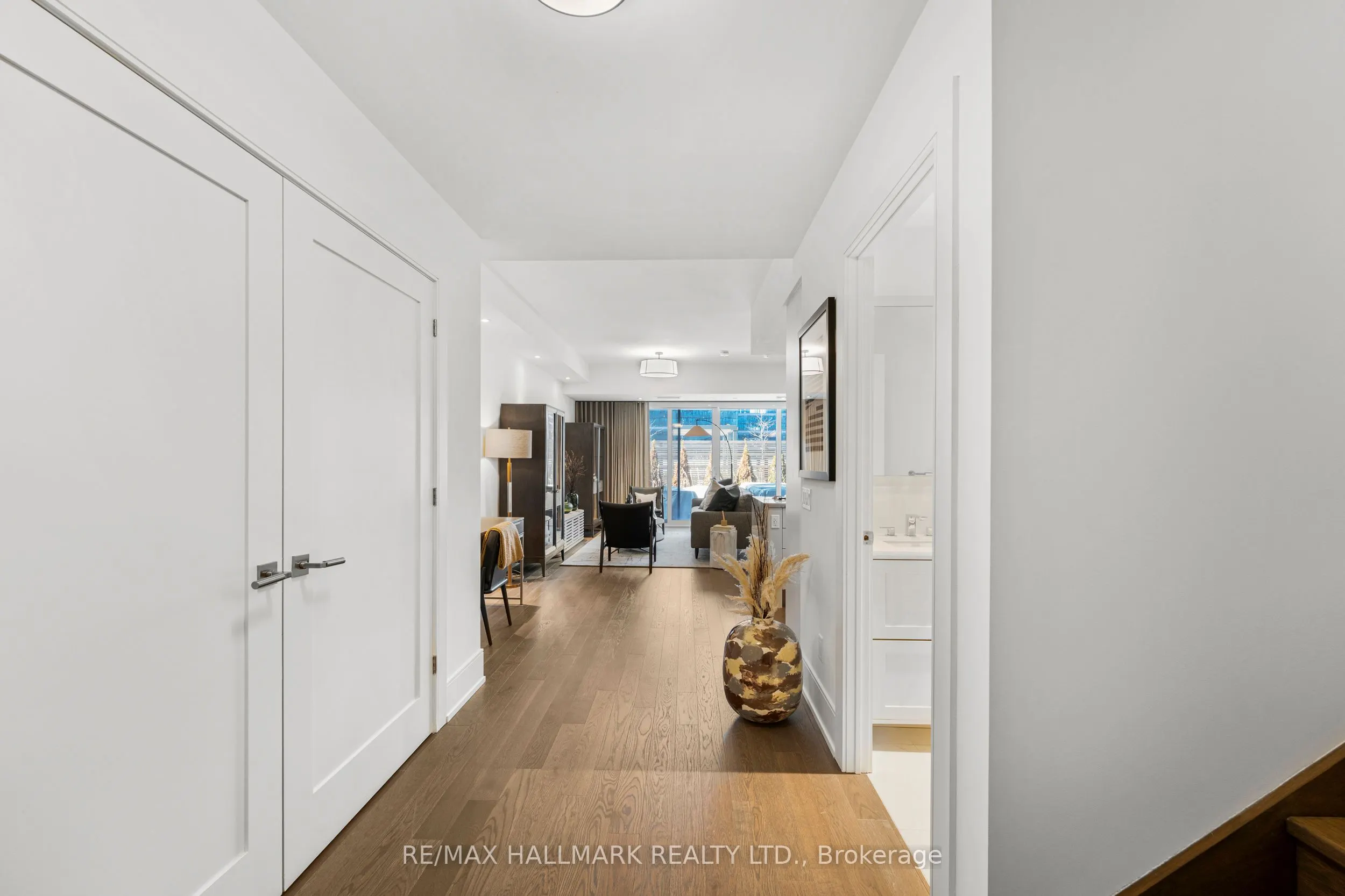 480 Front Street W, #516