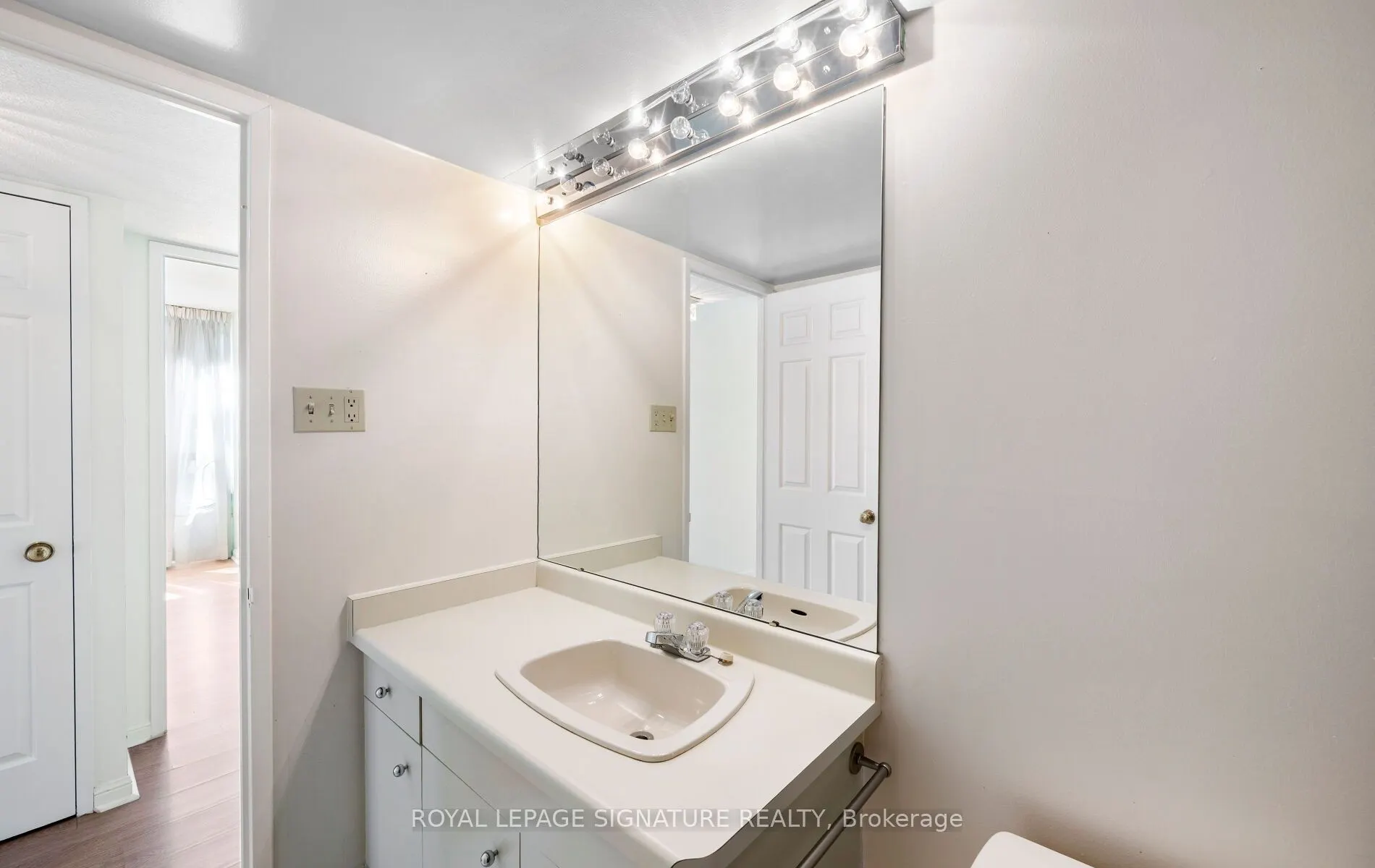 255 The Donway W, #115