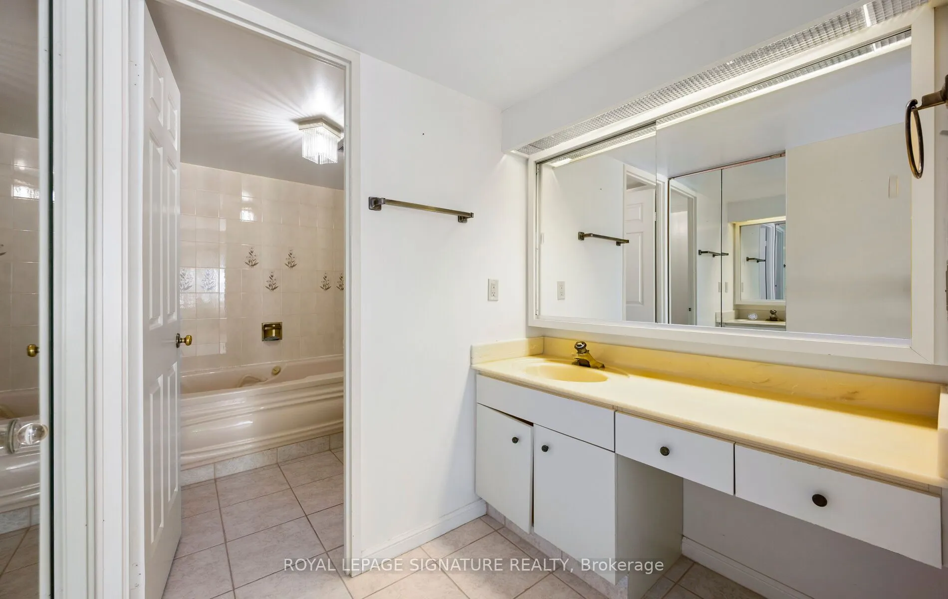 255 The Donway W, #115