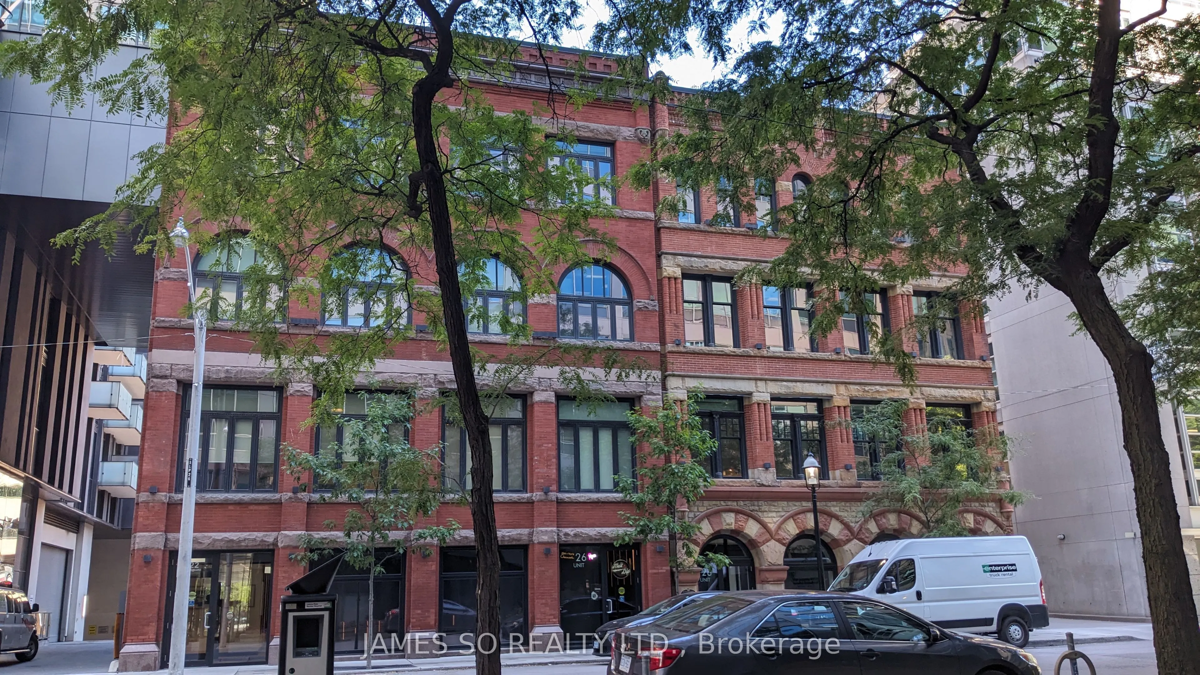 22 Lombard Street, #401