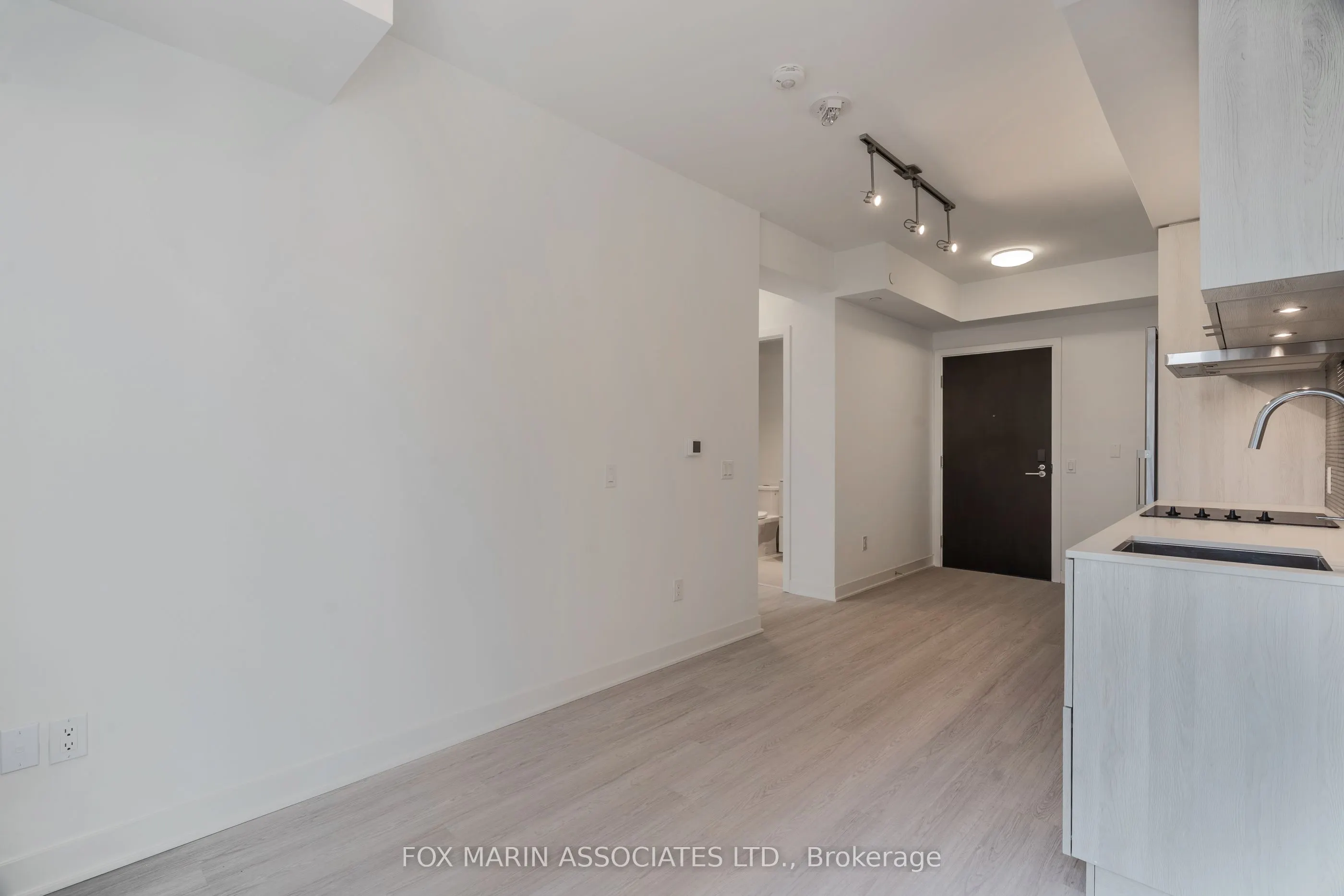 11 Yorkville Avenue, #613
