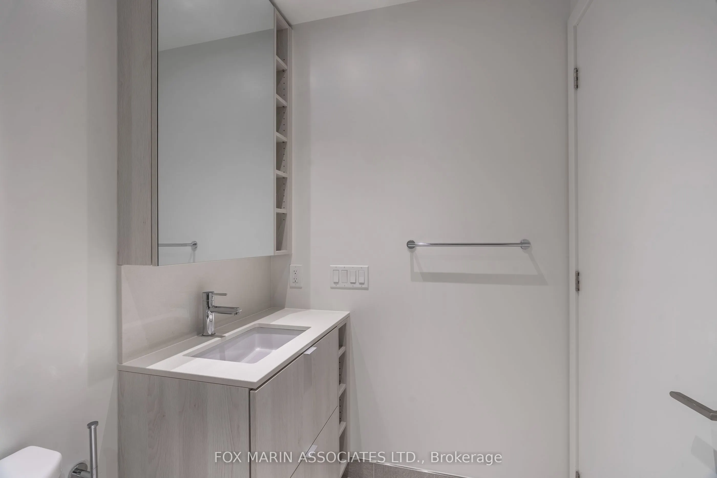 11 Yorkville Avenue, #613
