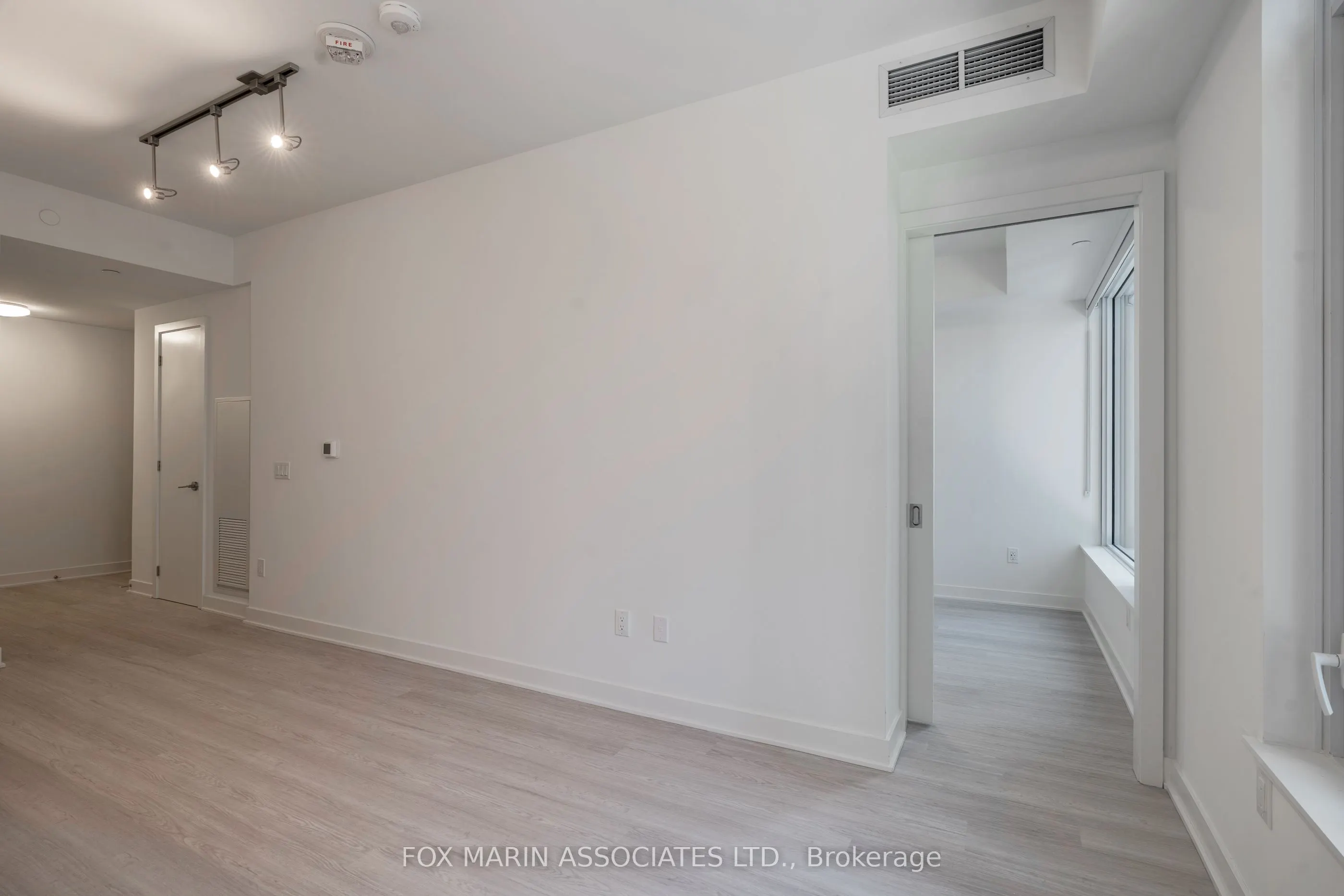 11 Yorkville Avenue, #808