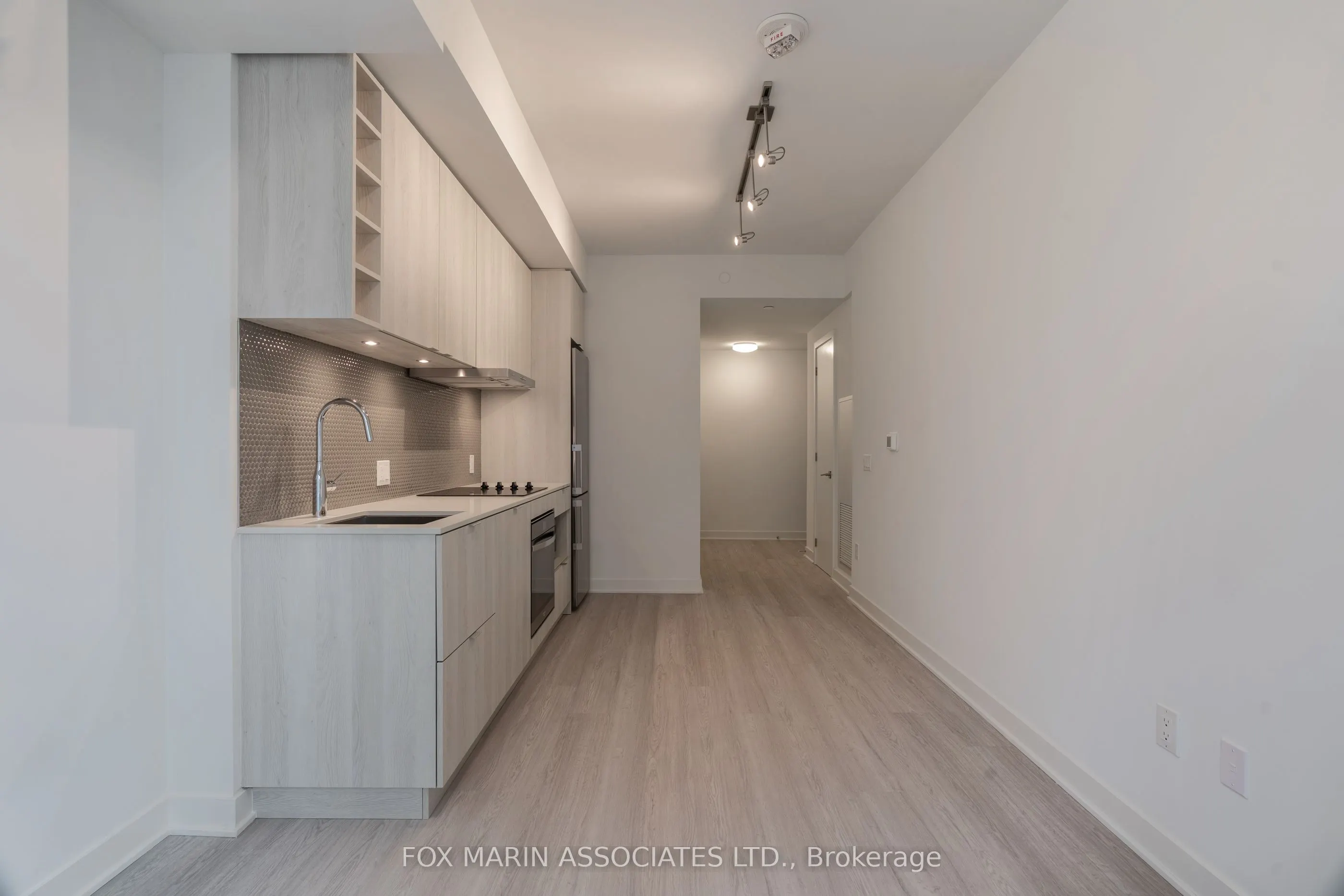 11 Yorkville Avenue, #808