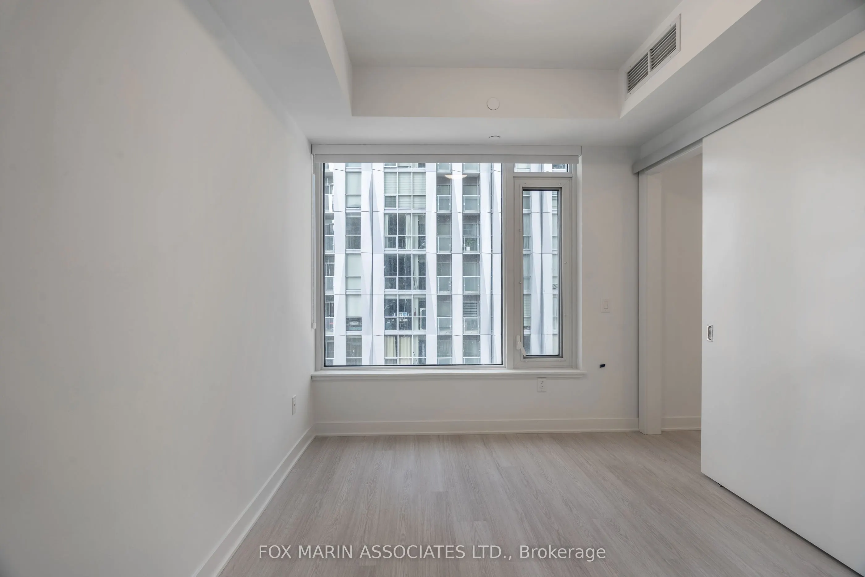11 Yorkville Avenue, #808