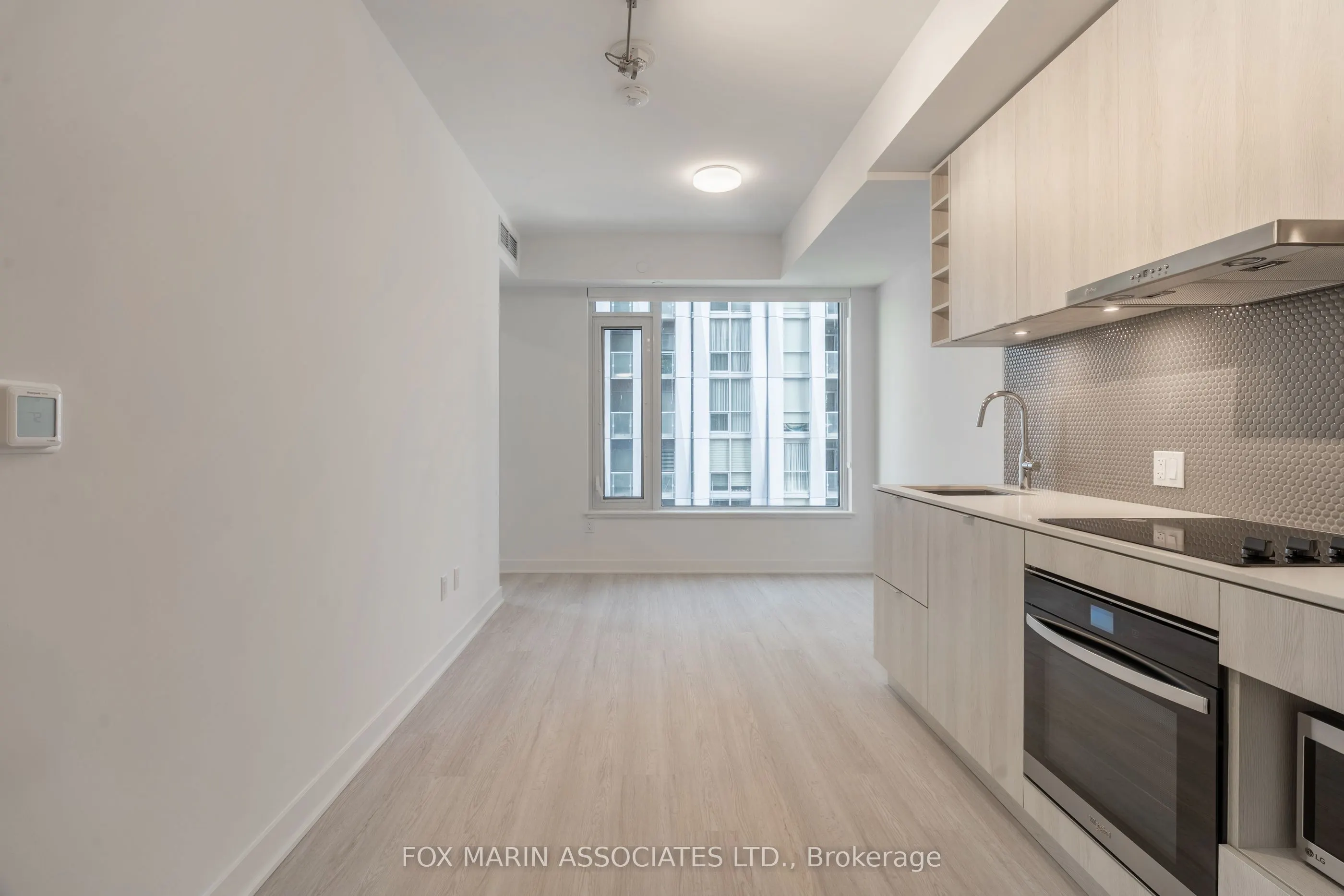 11 Yorkville Avenue, #808