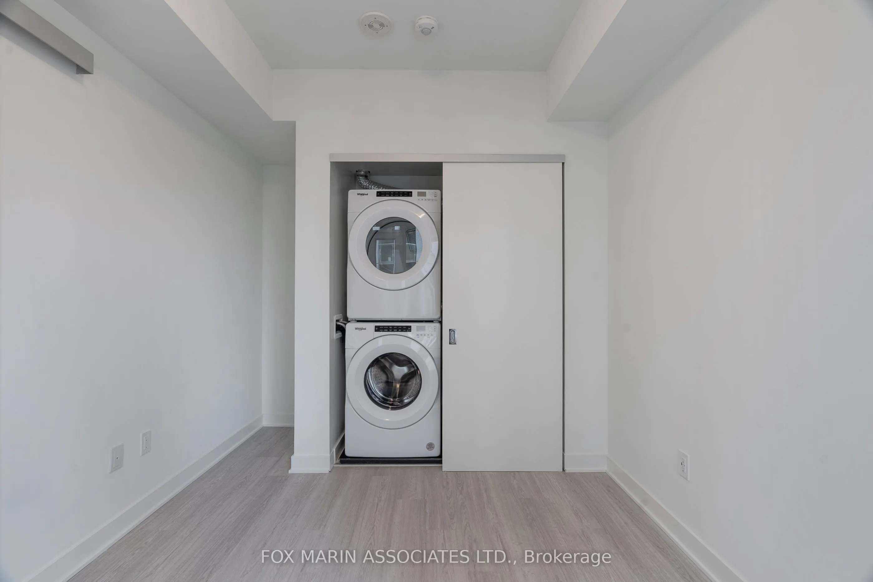 11 Yorkville Avenue, #808