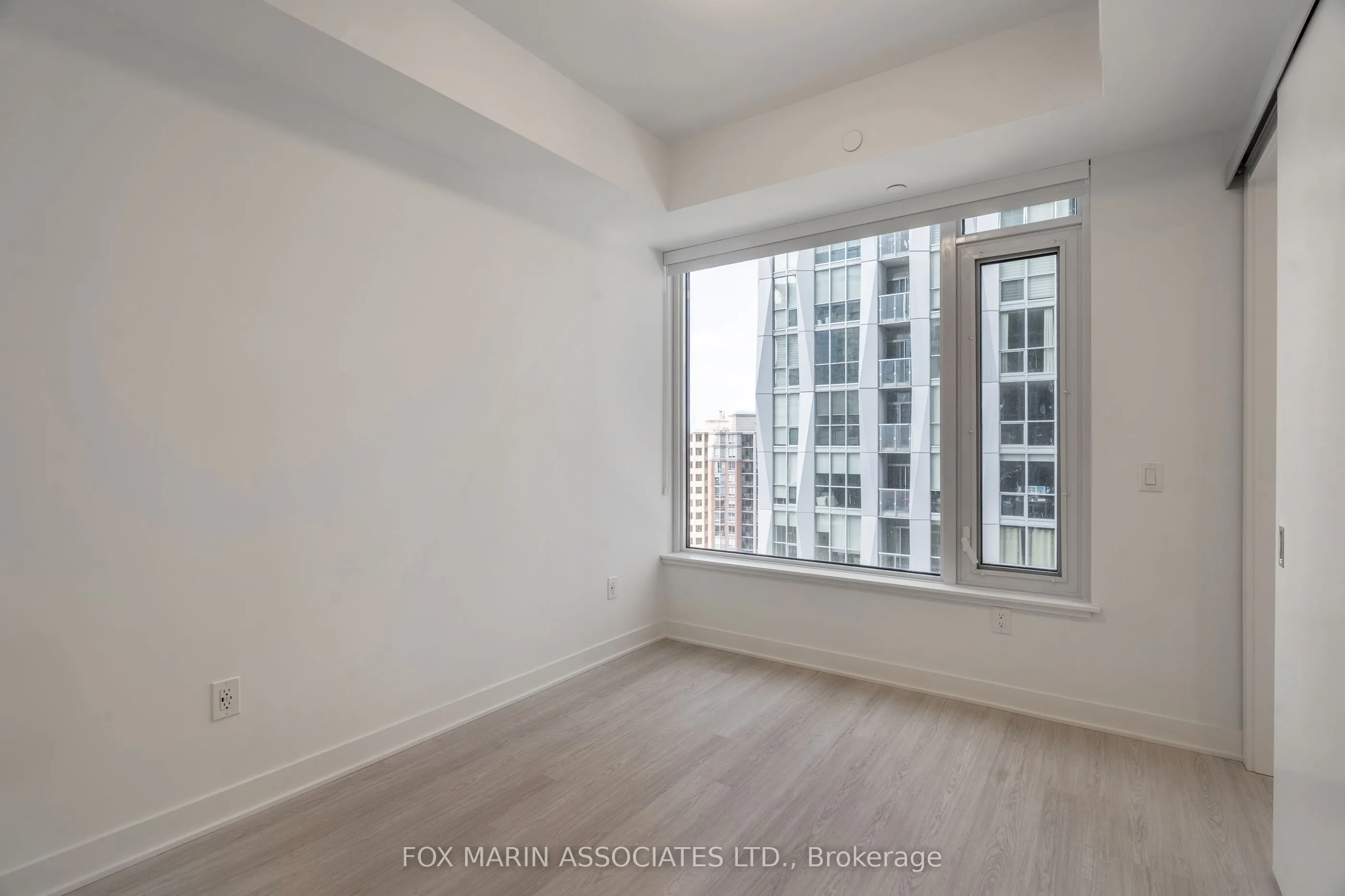 11 Yorkville Avenue, #808