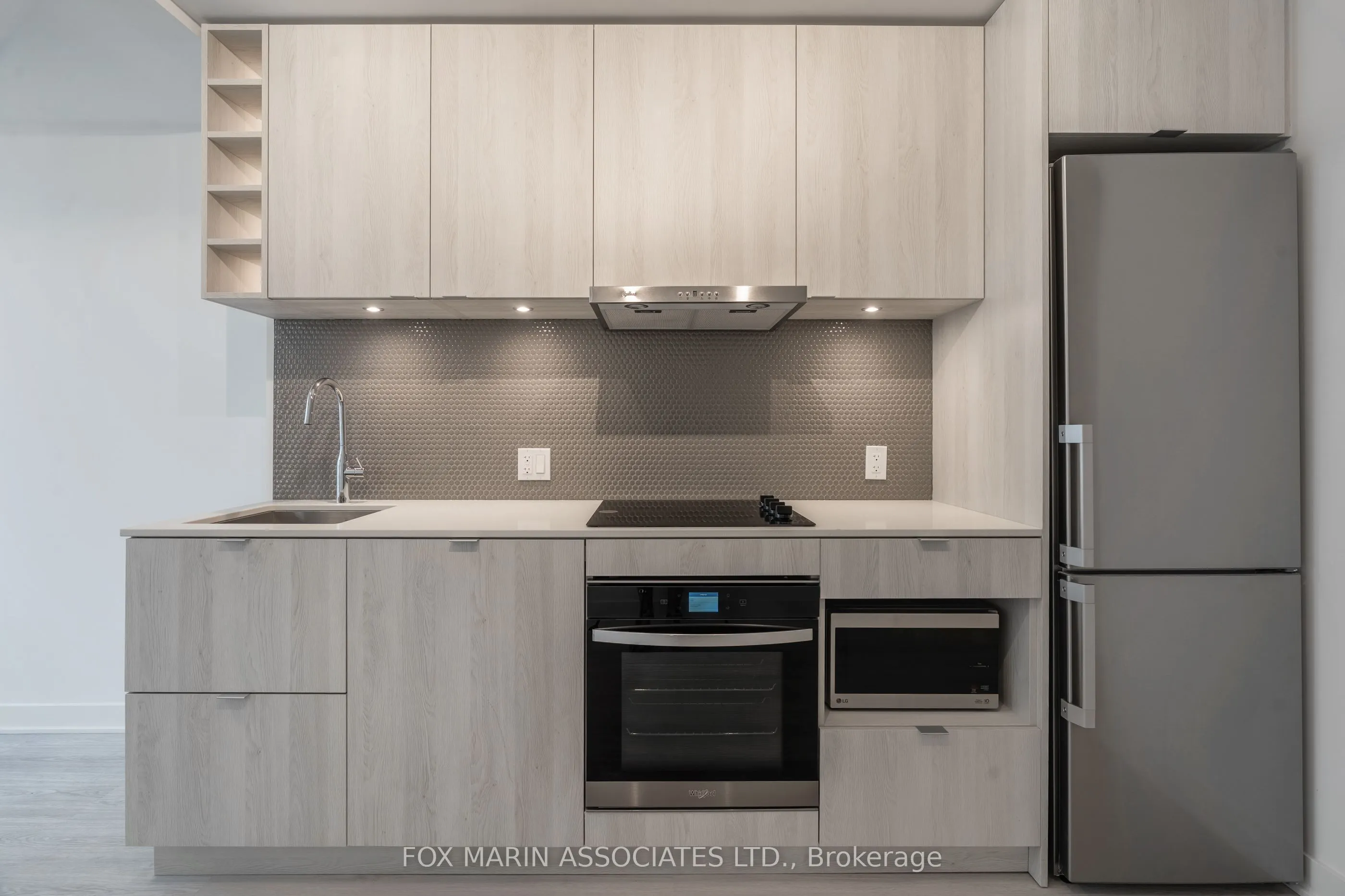 11 Yorkville Avenue, #808