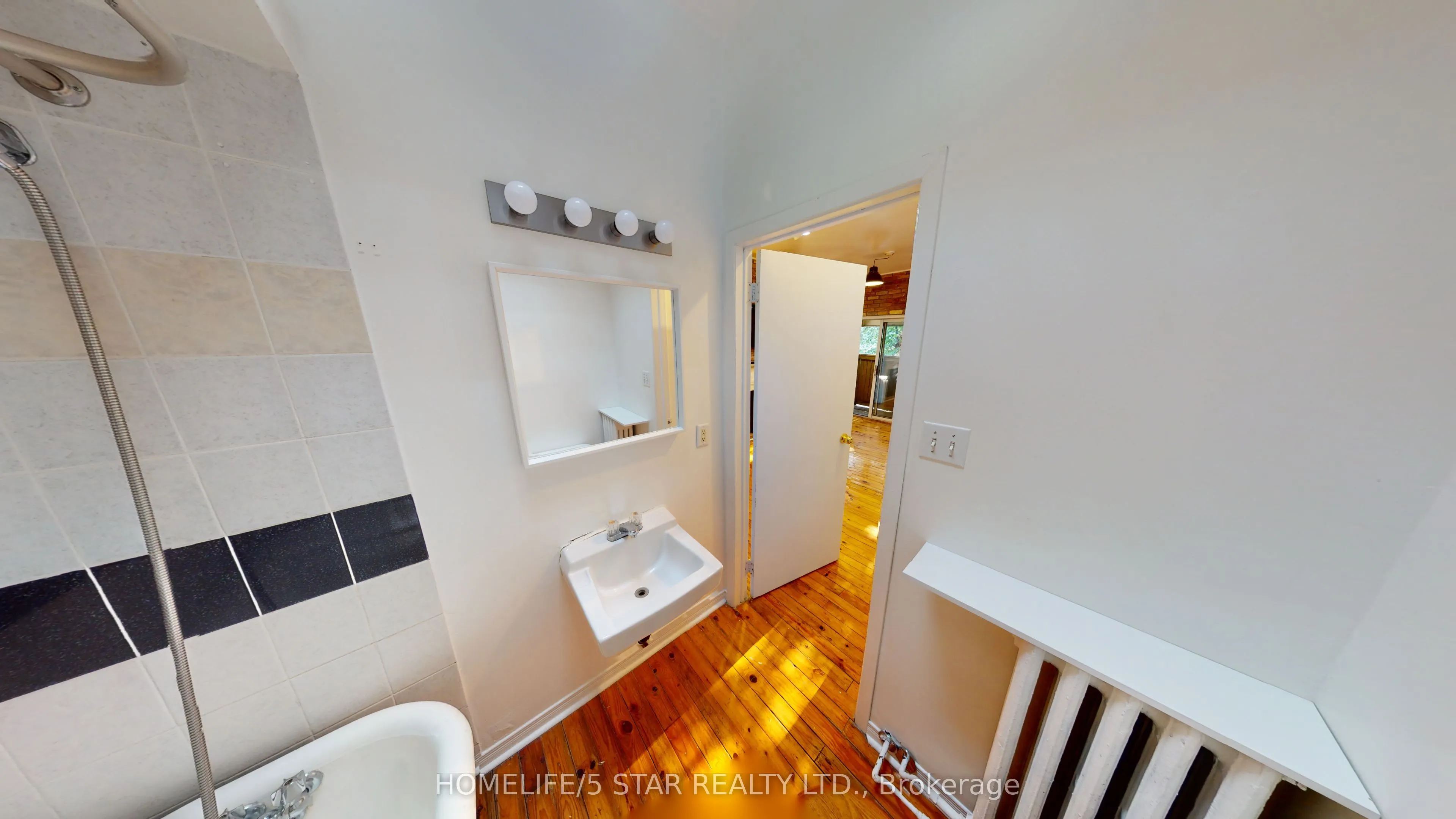 634 Dovercourt Road, #Apt 4