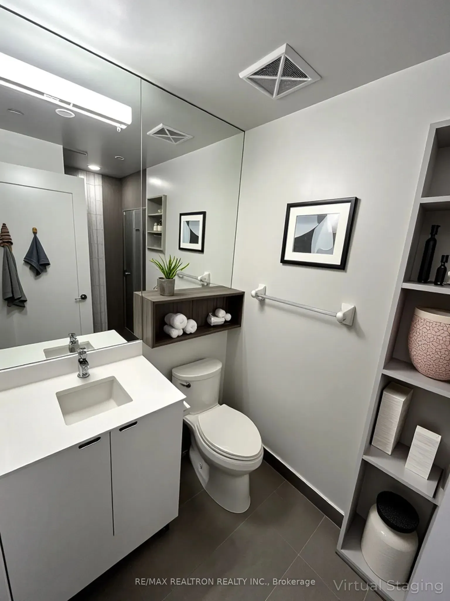 135 Lower Sherbourne Street, #2433W
