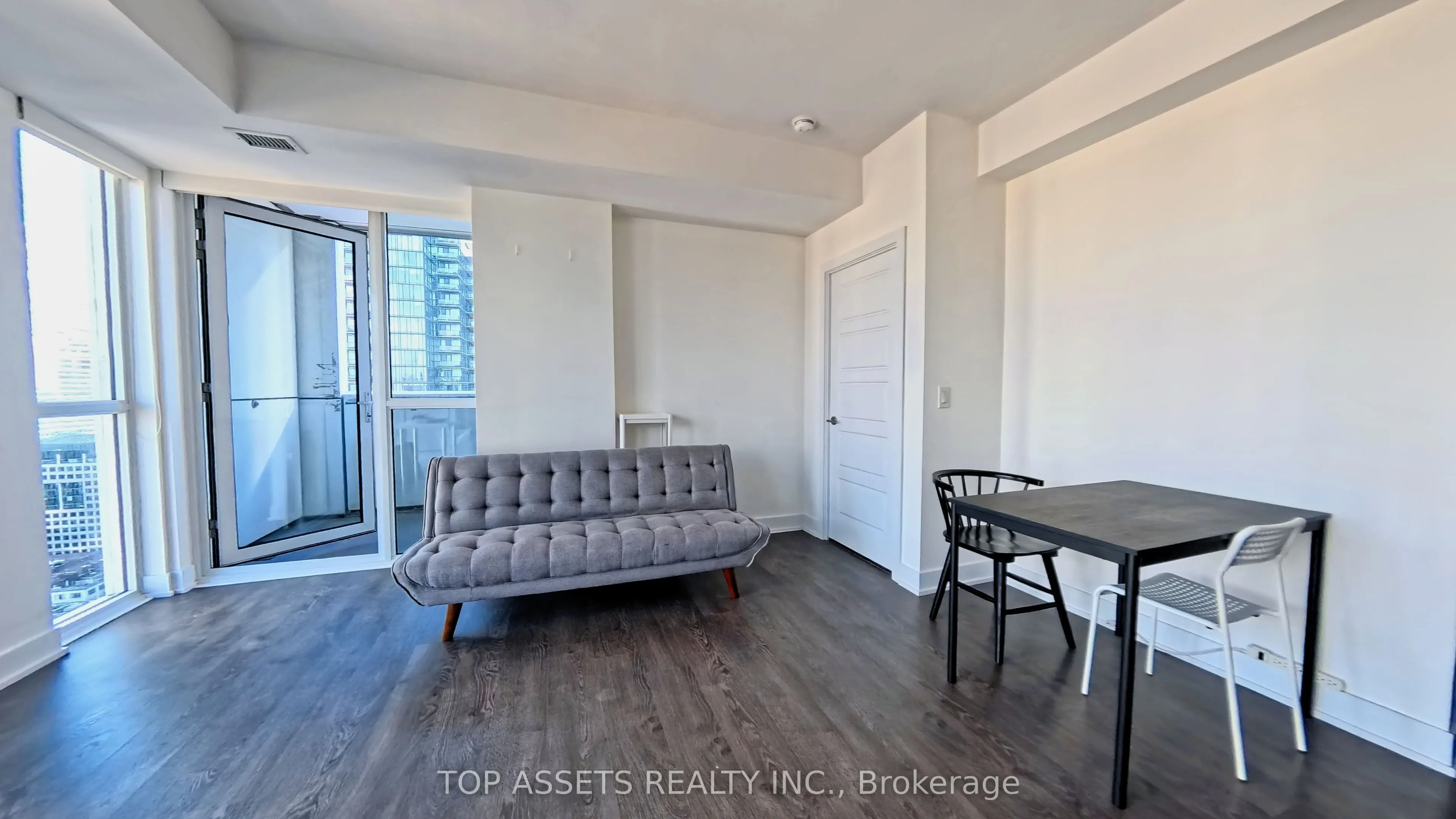 318 Richmond Street W, #3006
