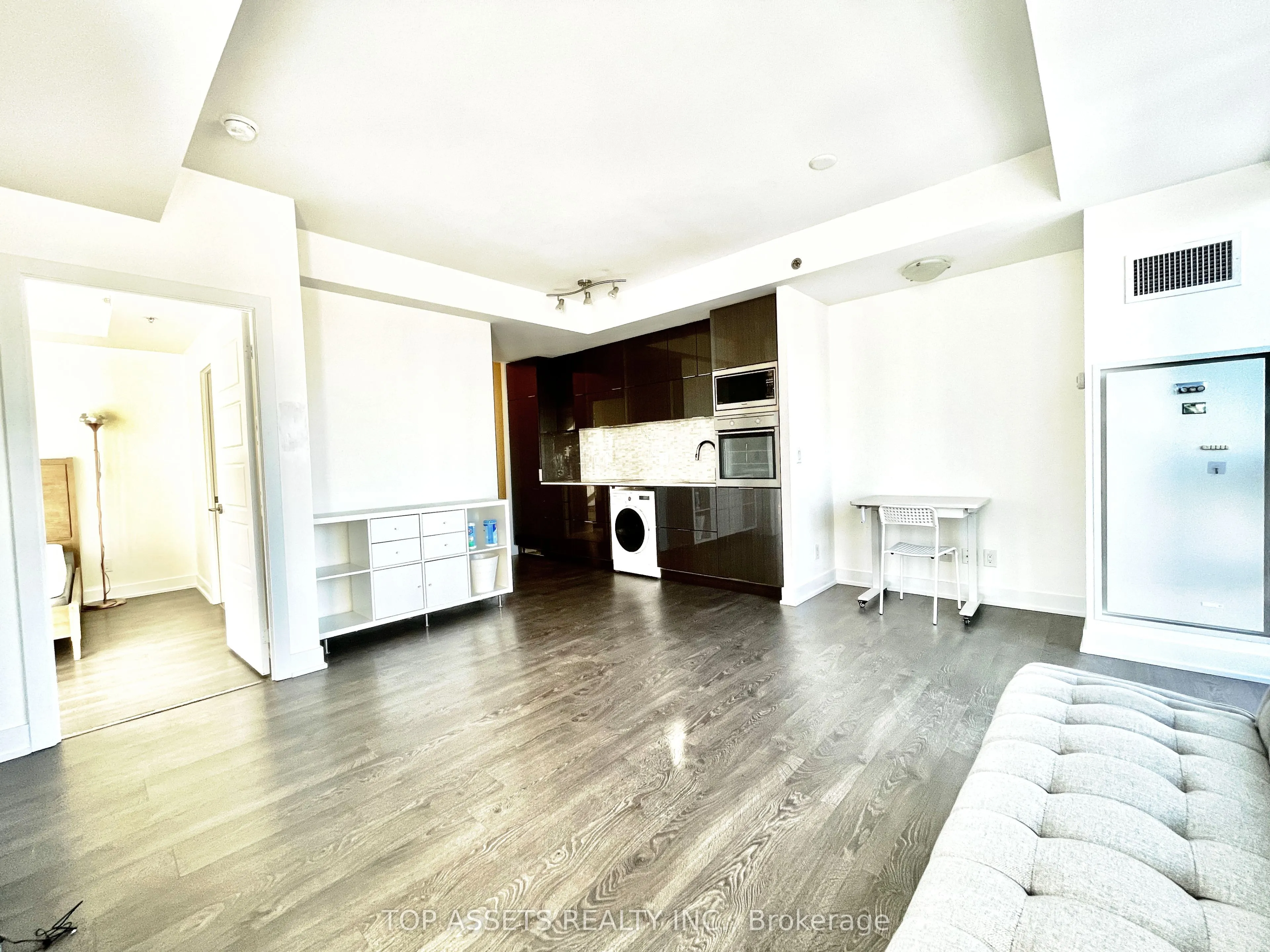 318 Richmond Street W, #3006