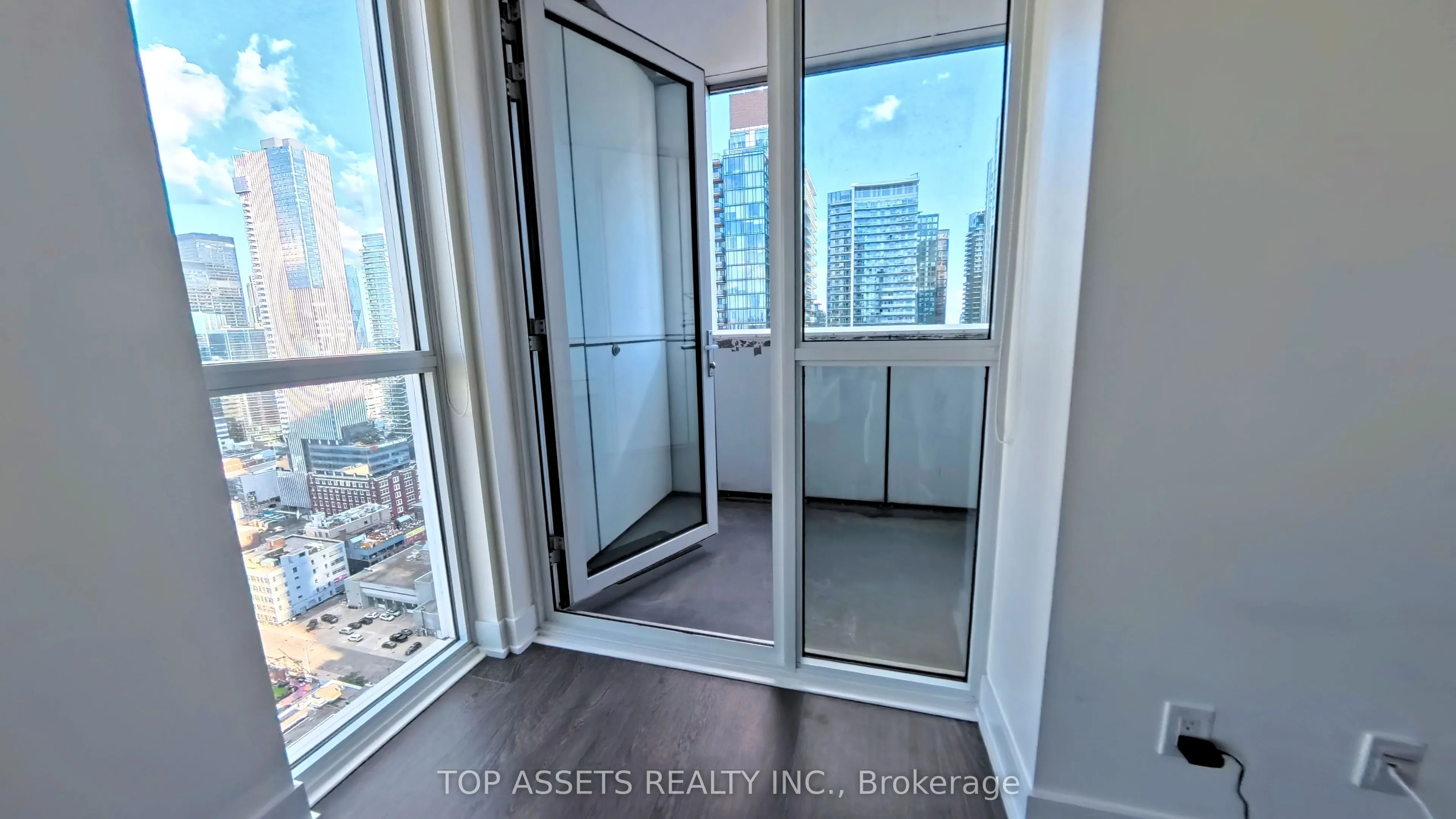 318 Richmond Street W, #3006