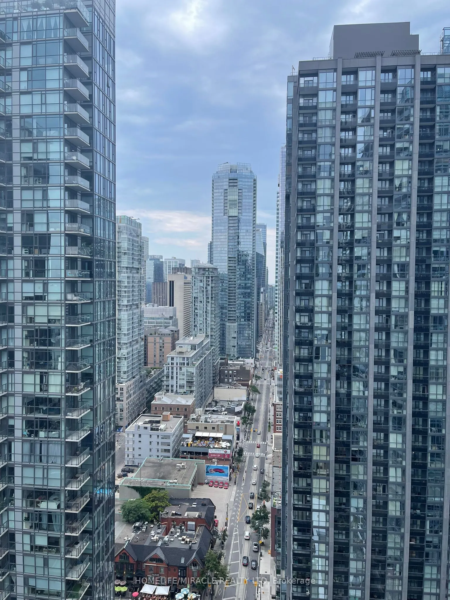 28 Widmer Street, #3528