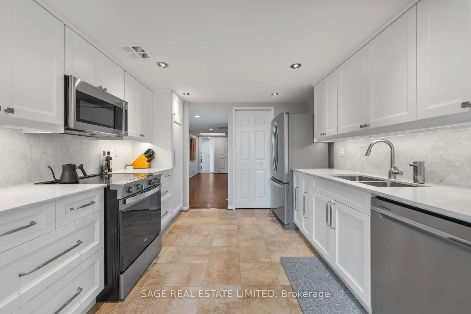 71 Charles Street E, #1206