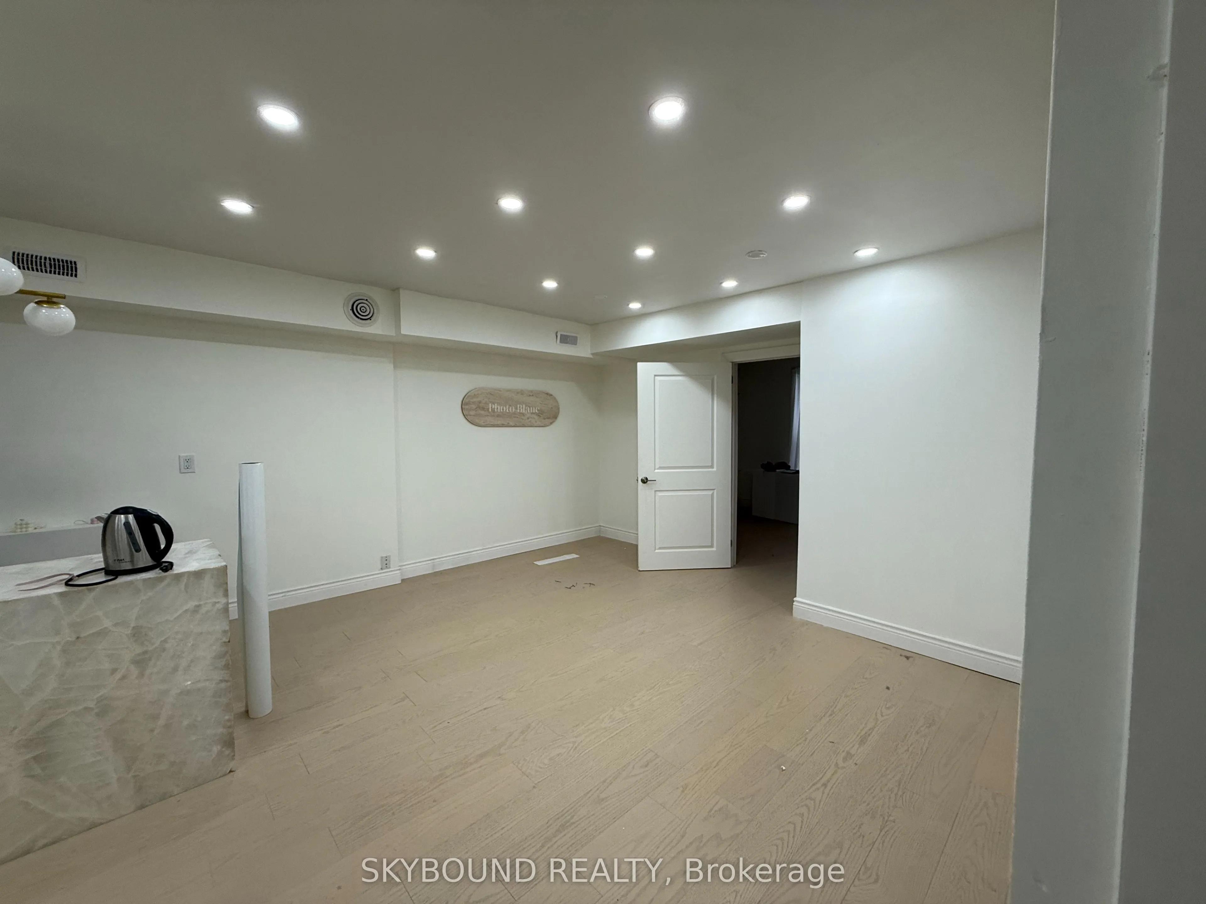 5443 Yonge Street, #2/F