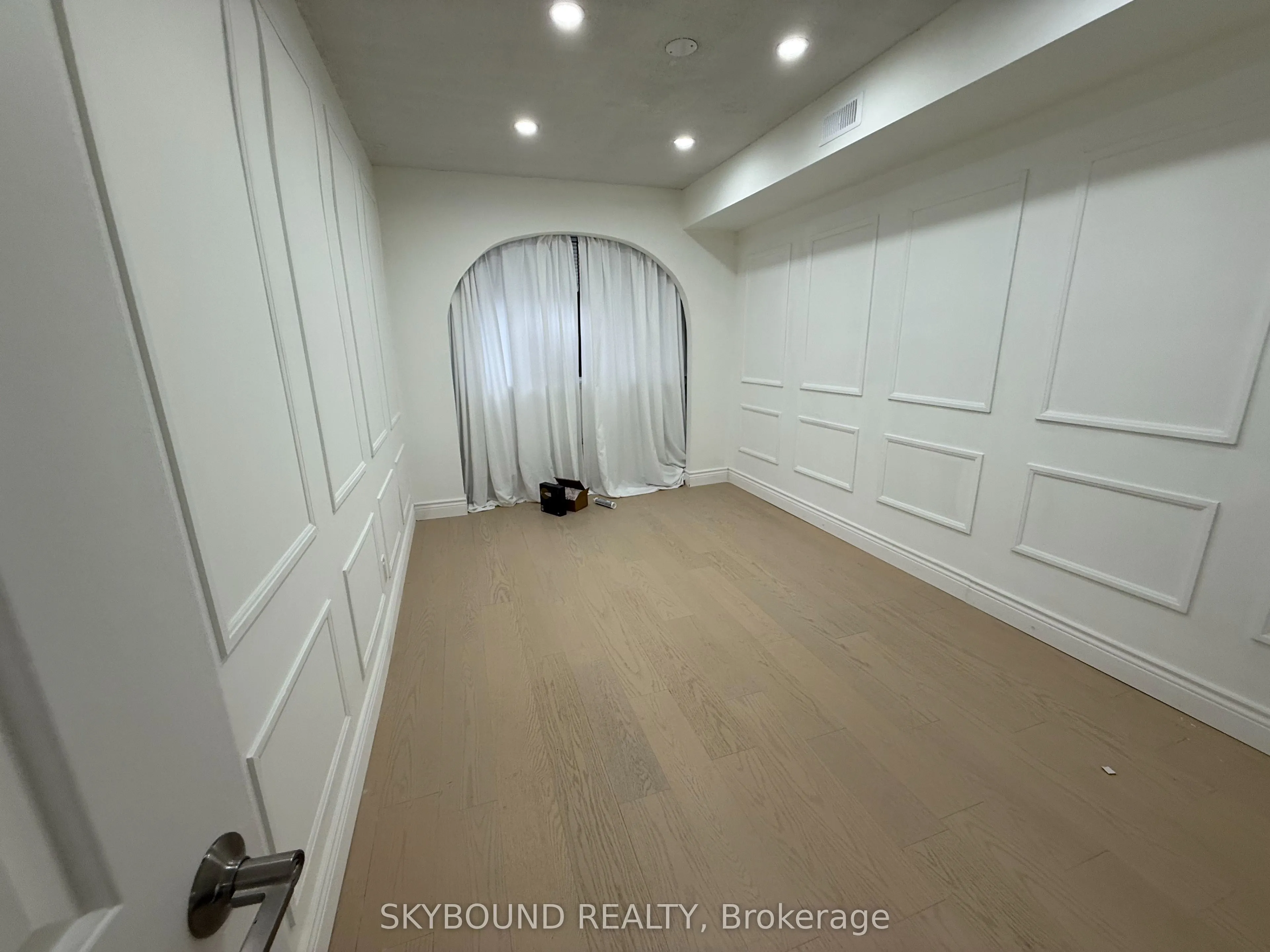 5443 Yonge Street, #2/F