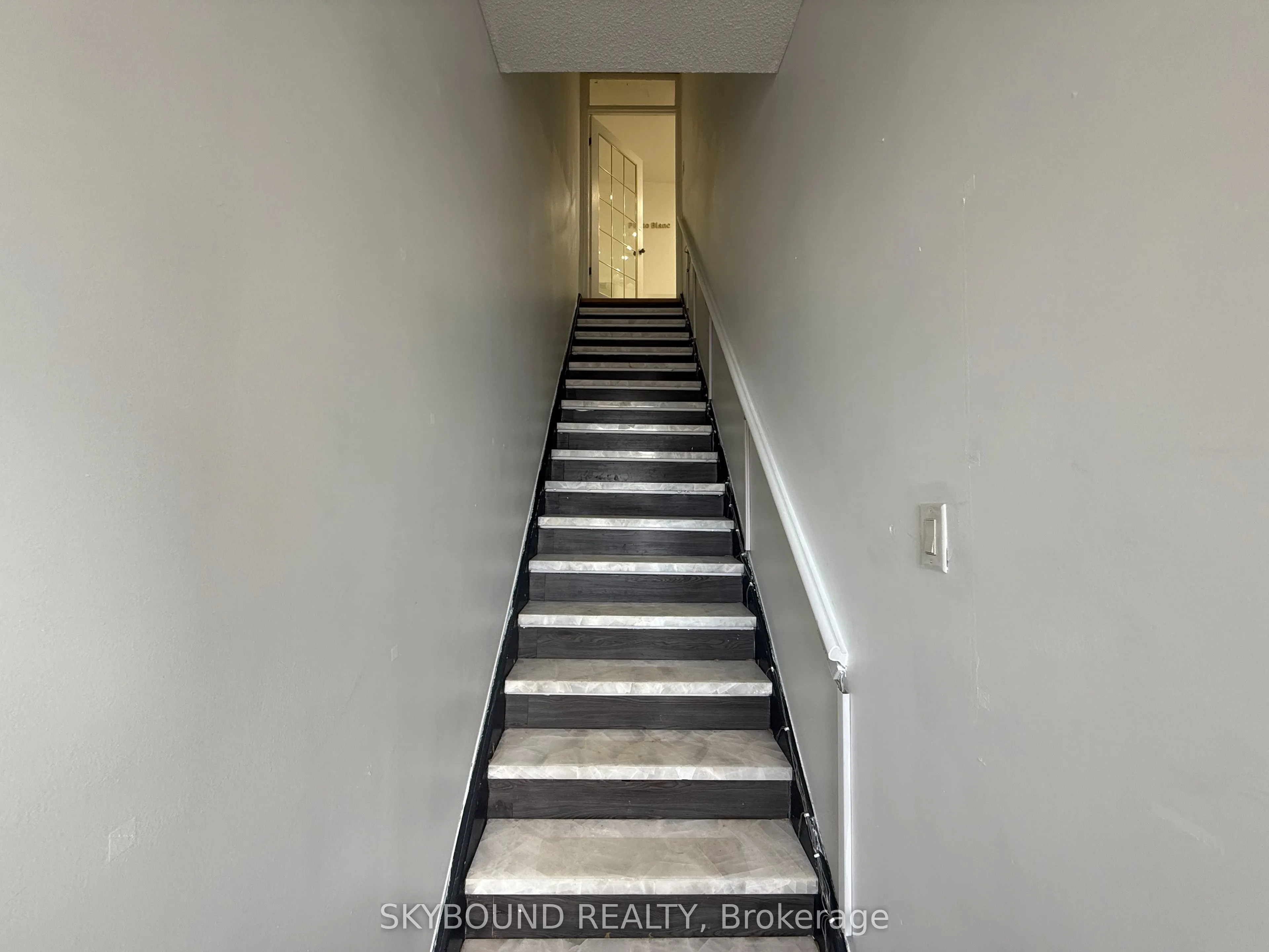 5443 Yonge Street, #2/F