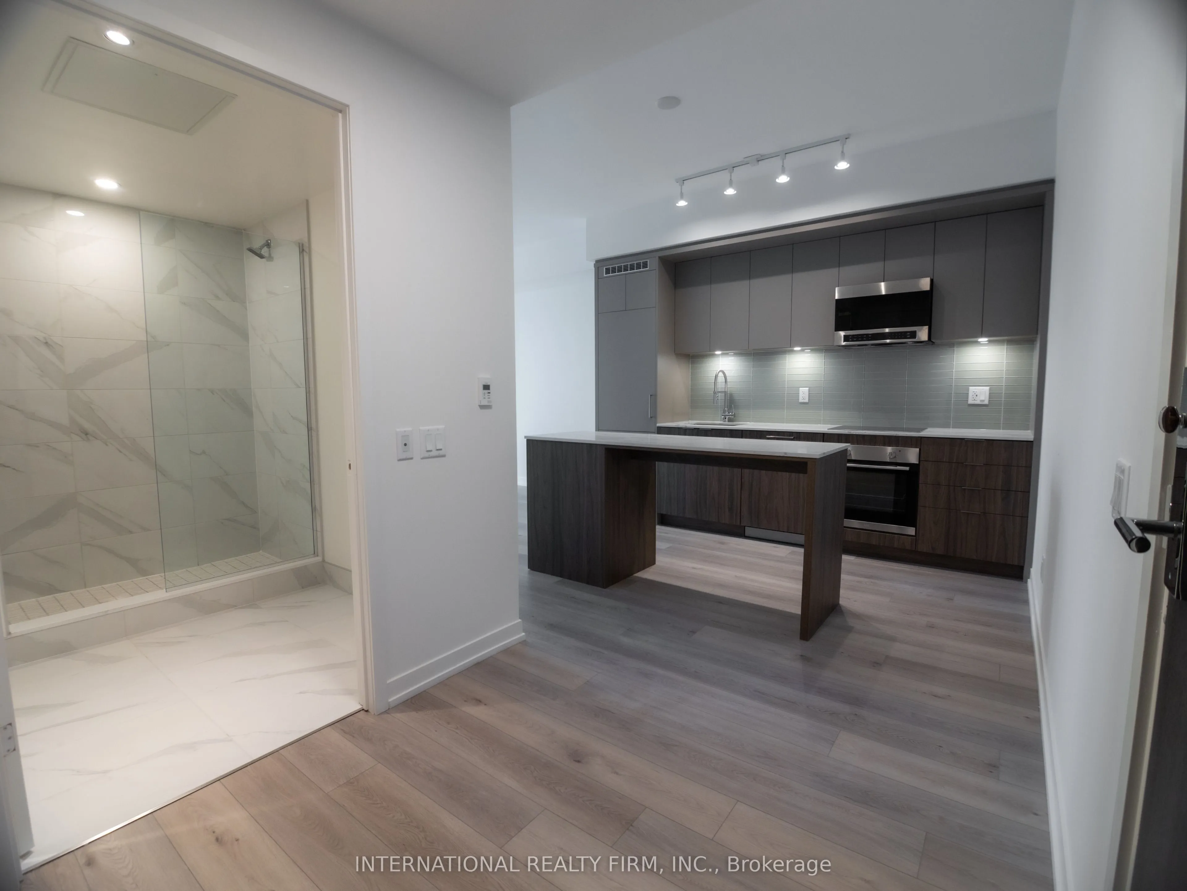 863 St Clair Avenue W, #607