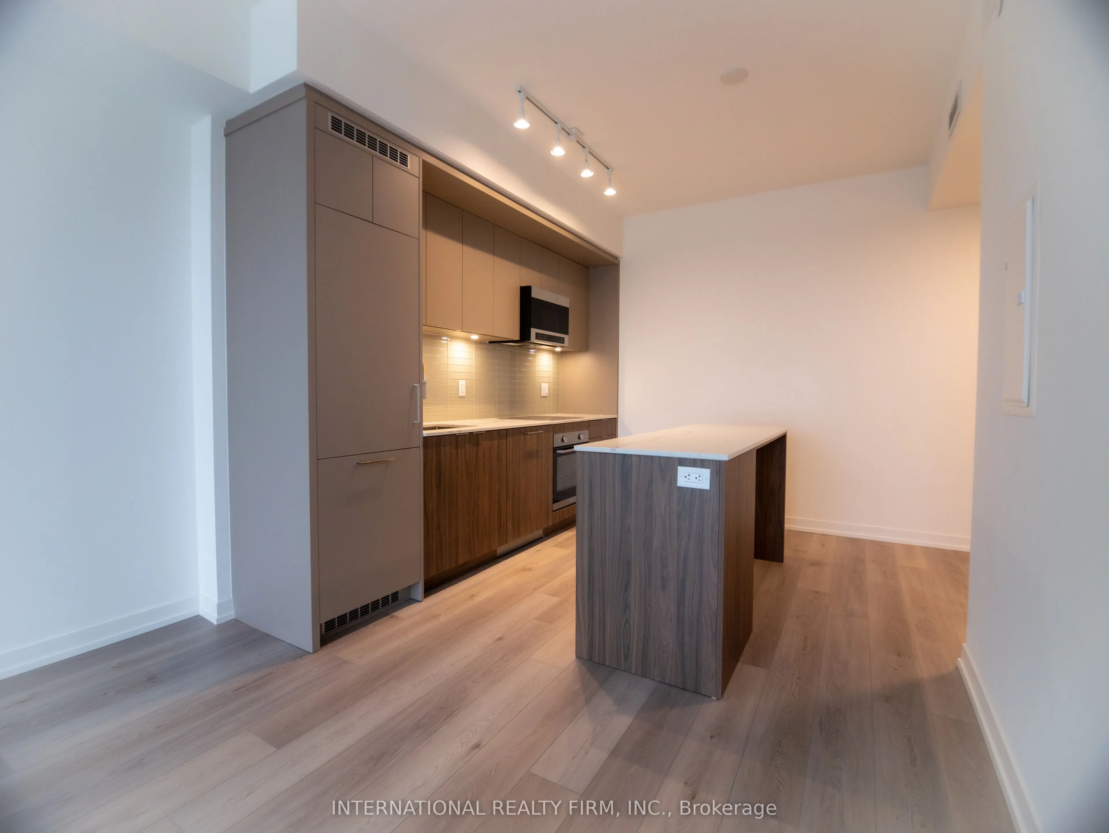 863 St Clair Avenue W, #607