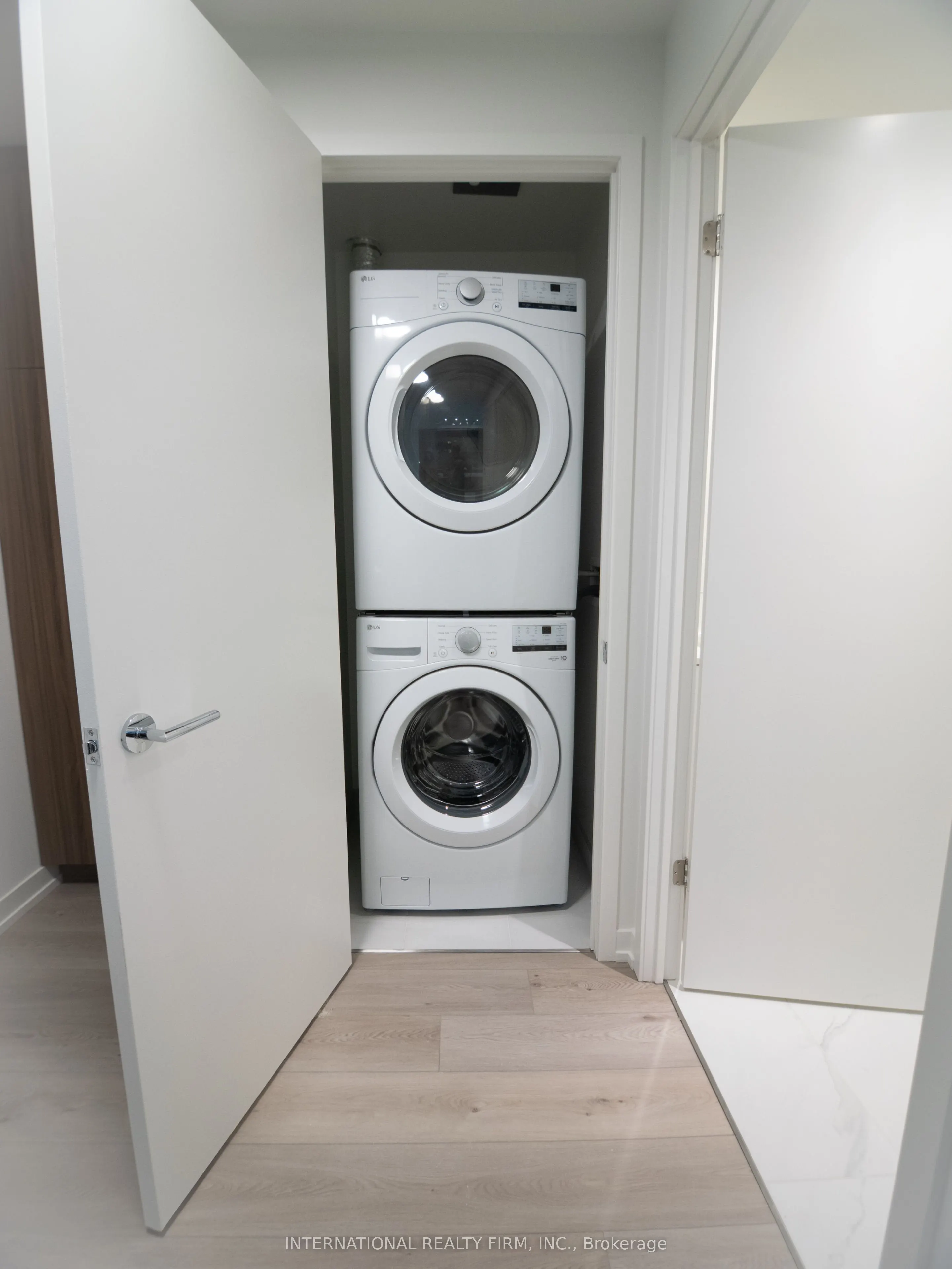 863 St Clair Avenue W, #607