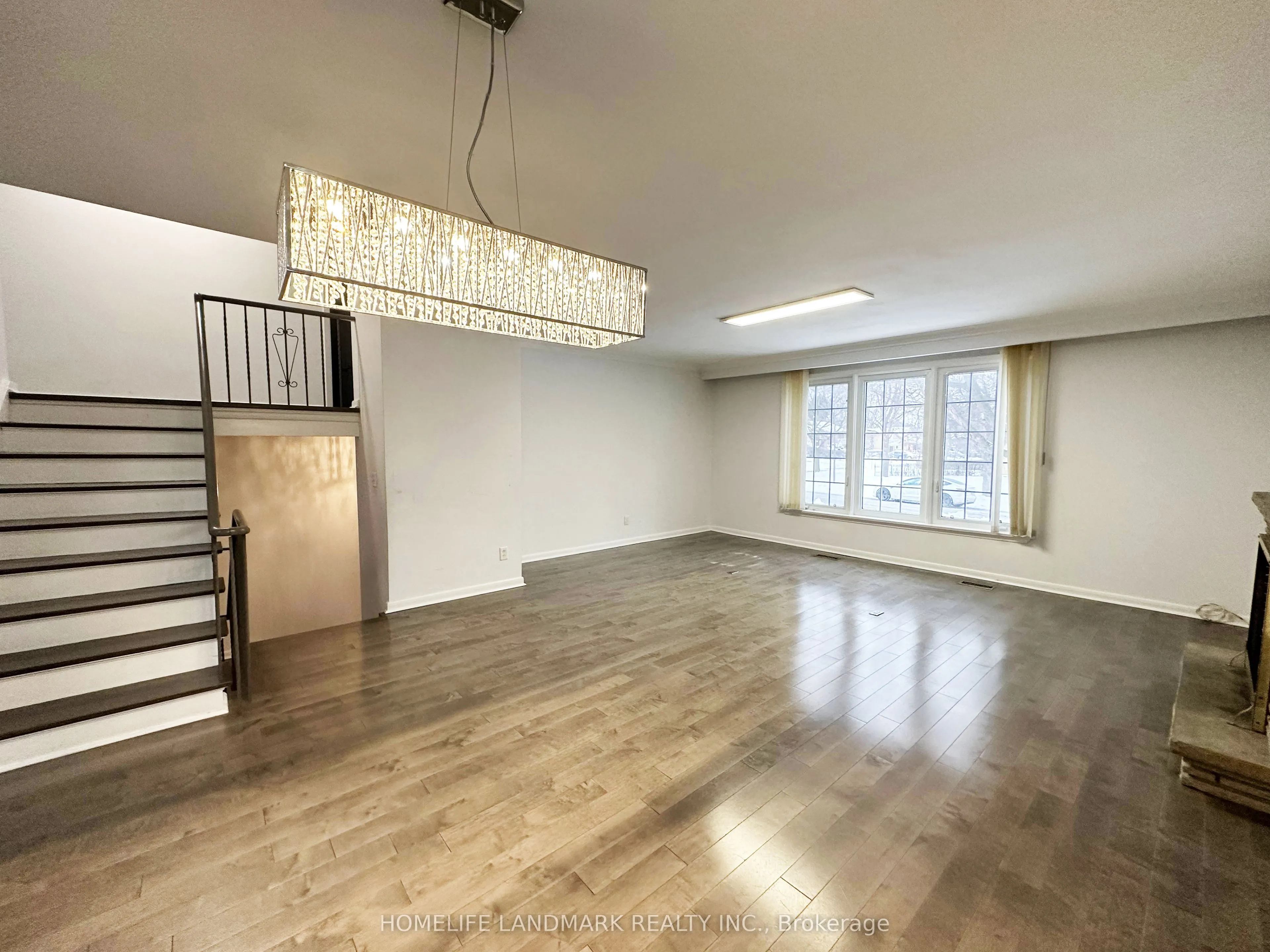 28 Monarchwood Crescent