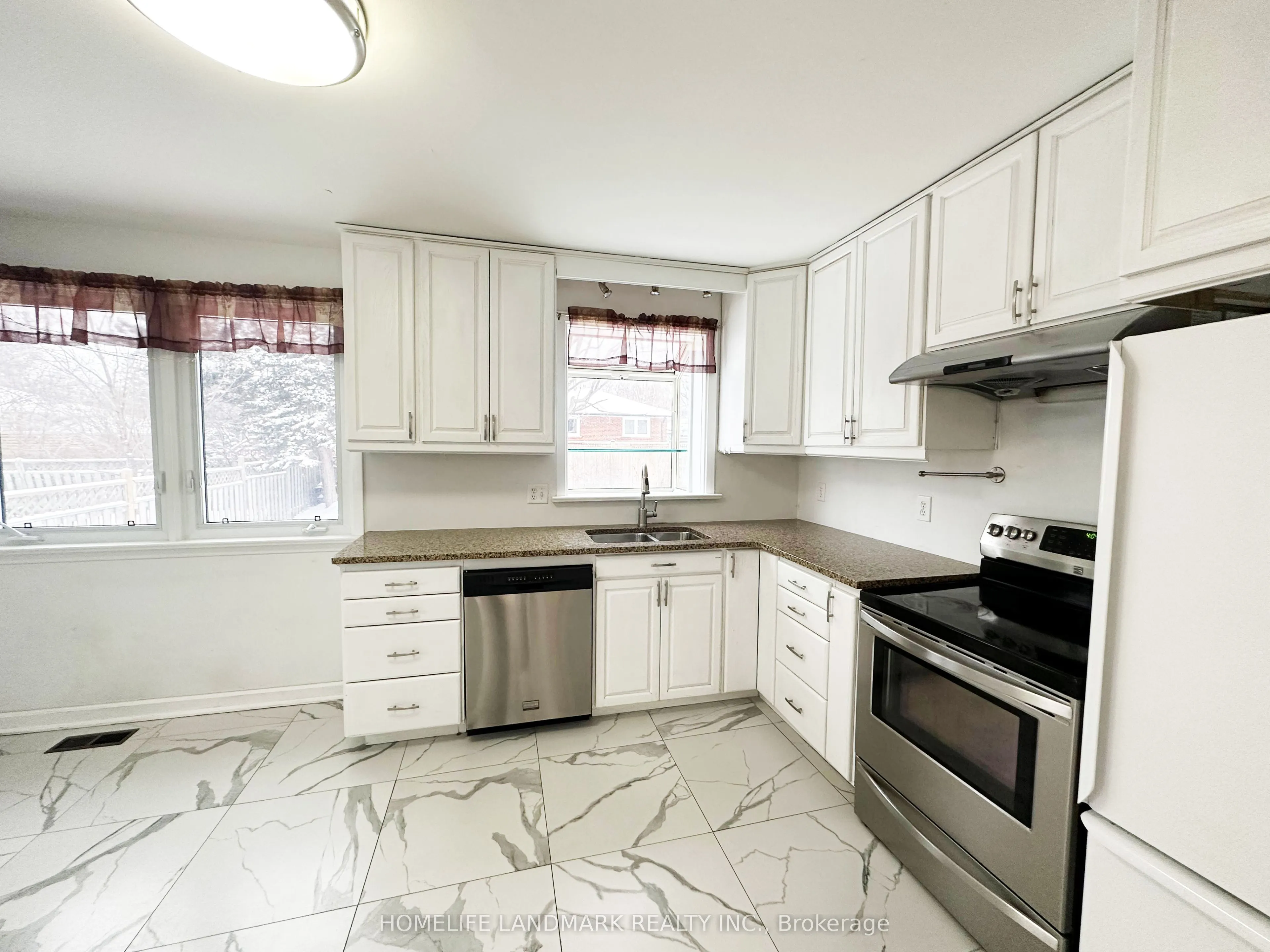 28 Monarchwood Crescent