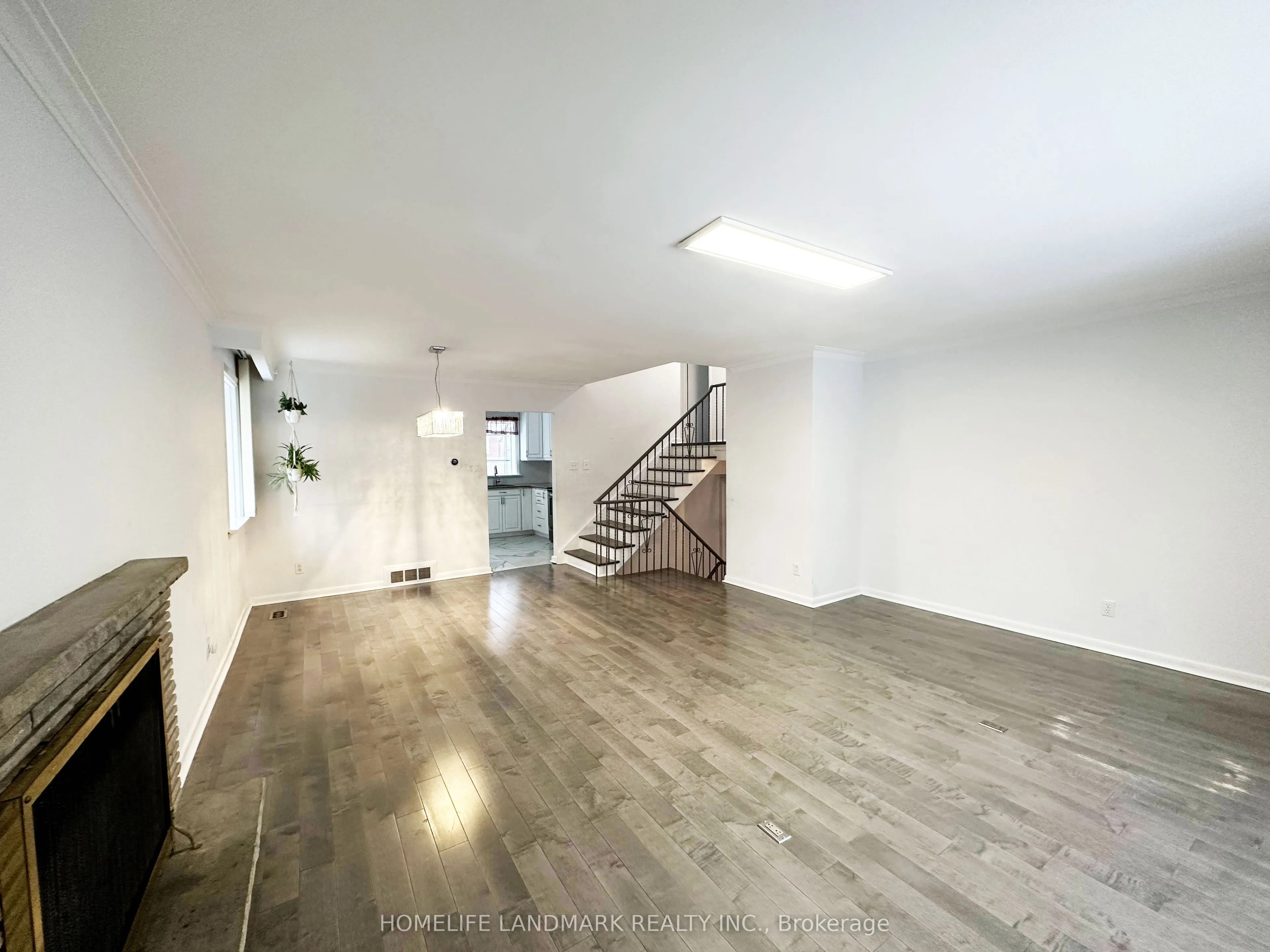 28 Monarchwood Crescent
