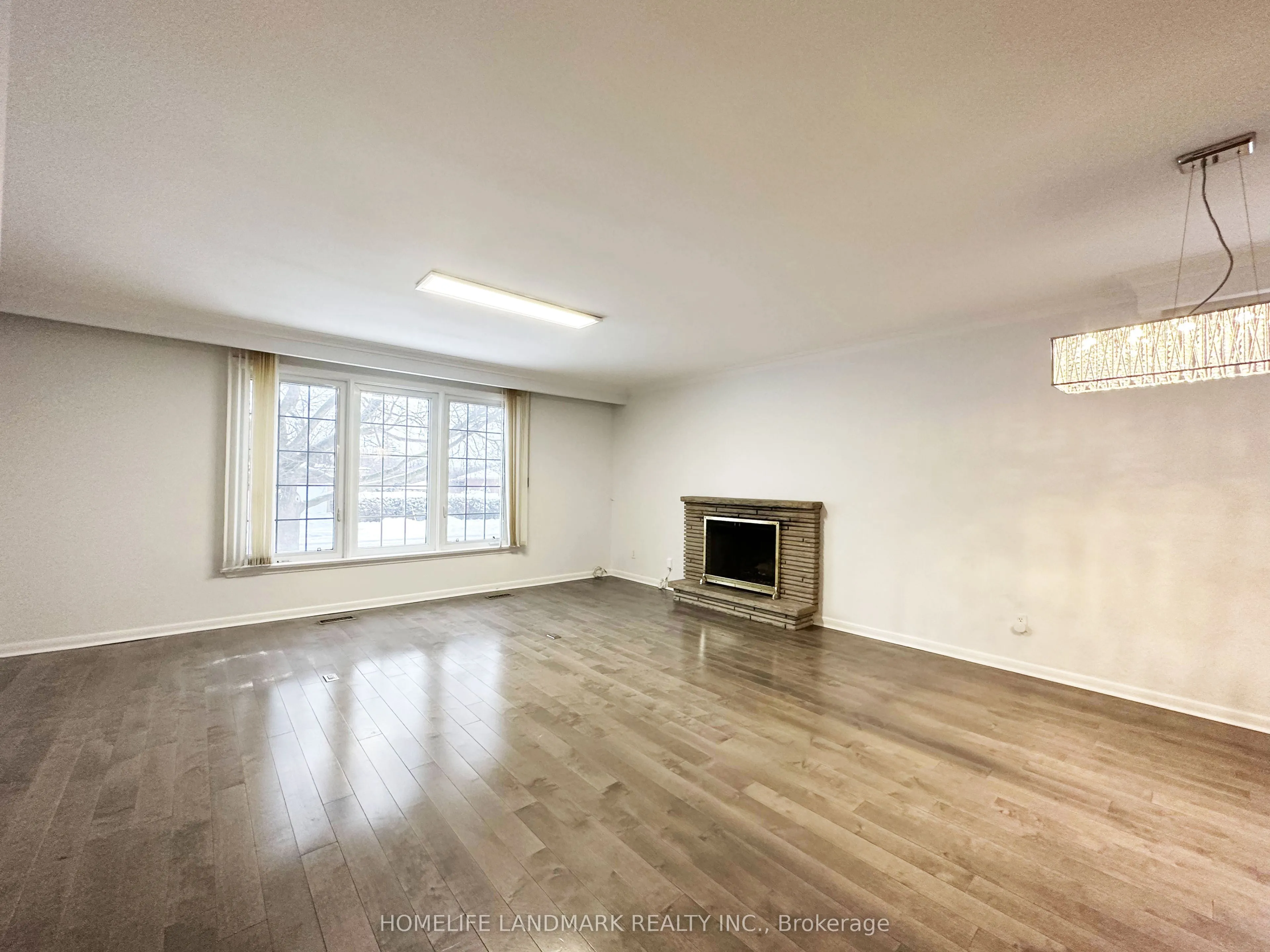 28 Monarchwood Crescent