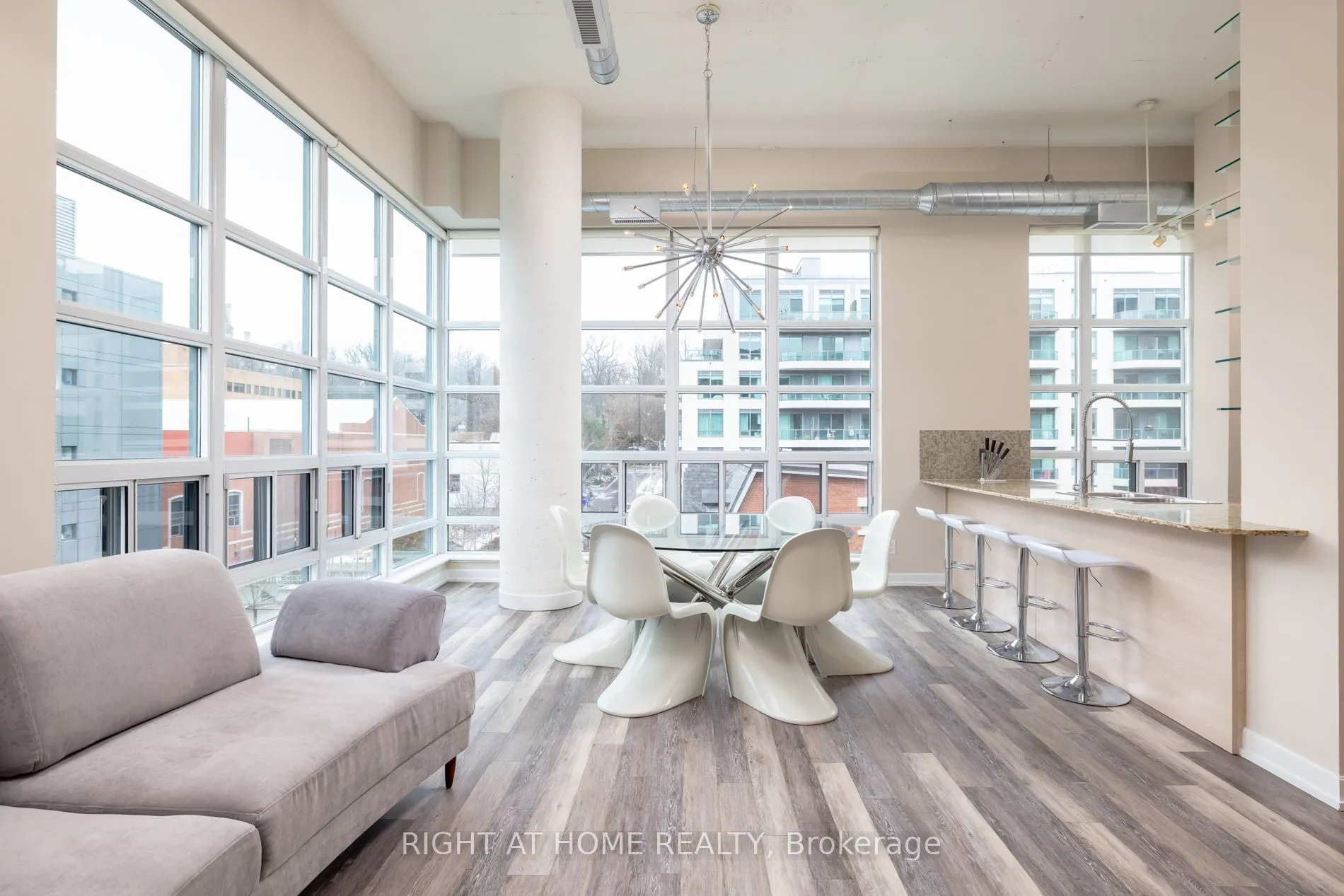 380 Macpherson Avenue, #306
