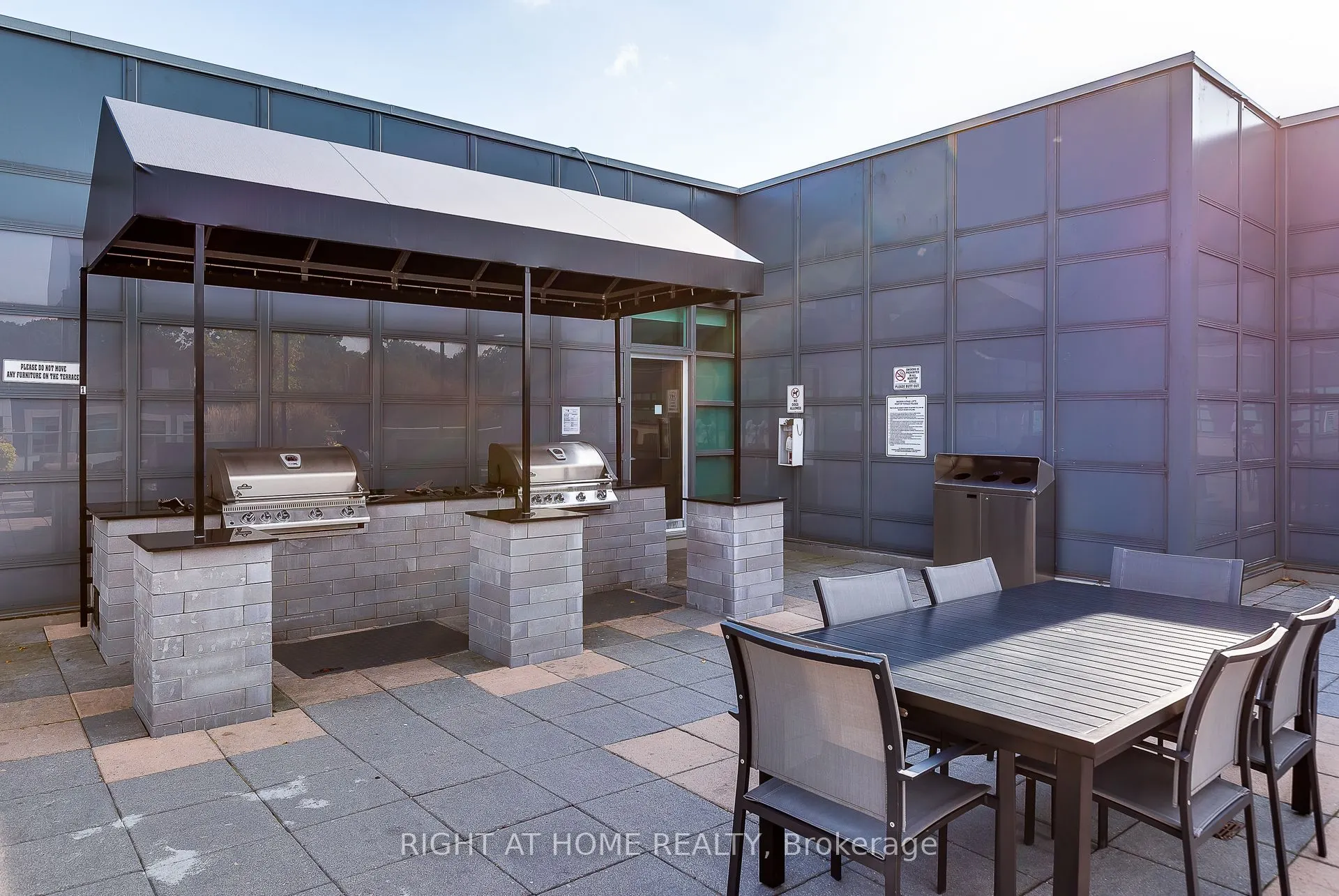 380 Macpherson Avenue, #306