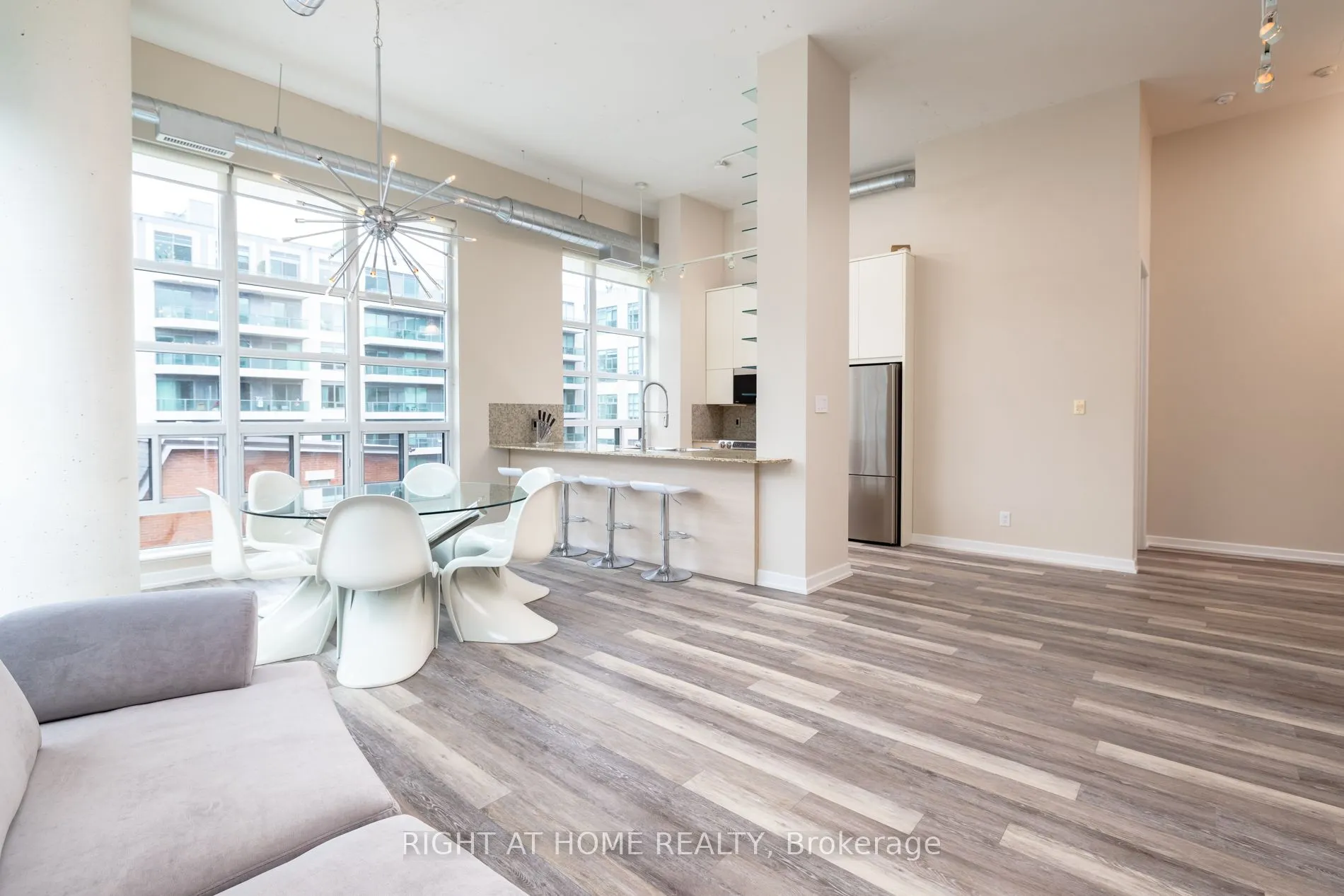 380 Macpherson Avenue, #306