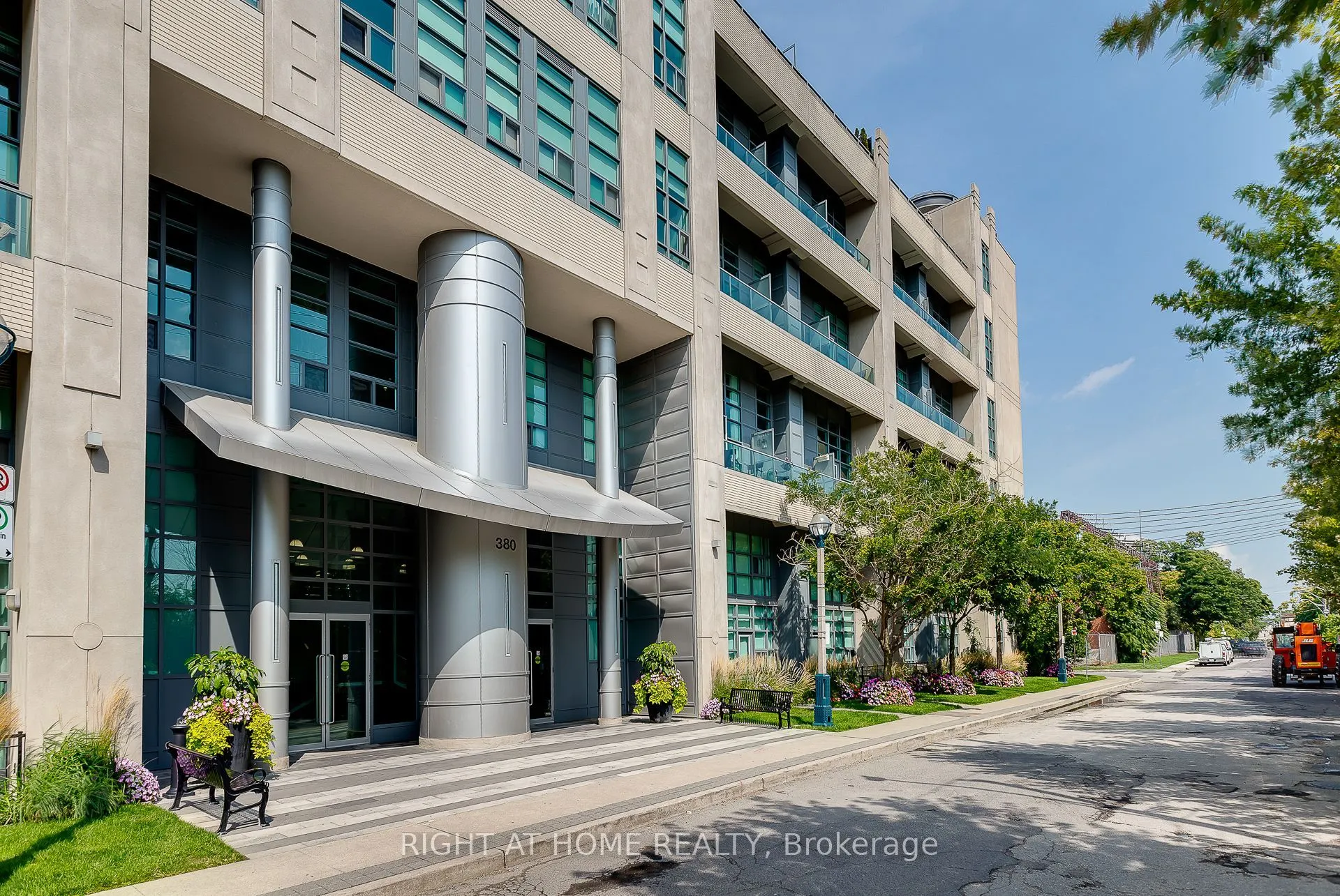 380 Macpherson Avenue, #306