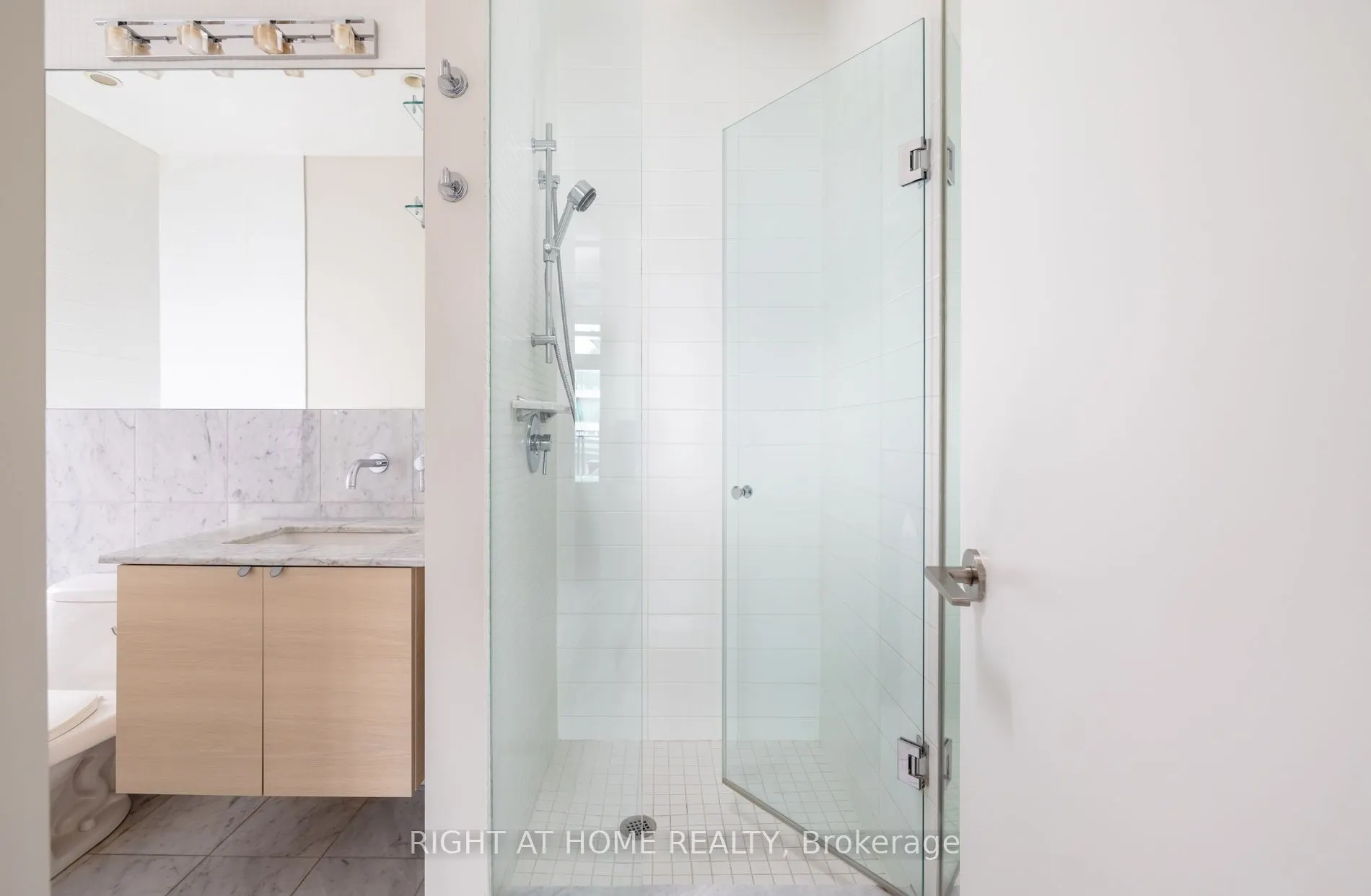 380 Macpherson Avenue, #306