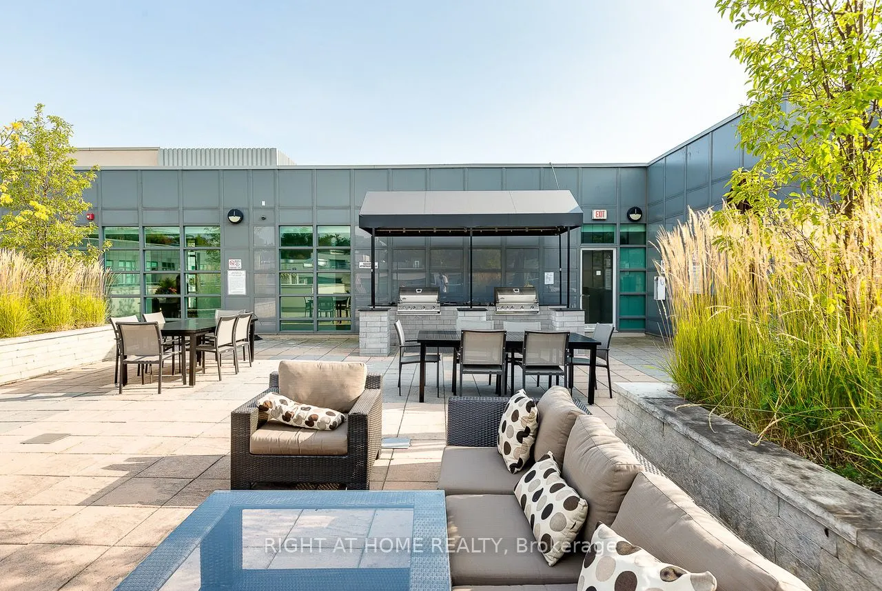 380 Macpherson Avenue, #306
