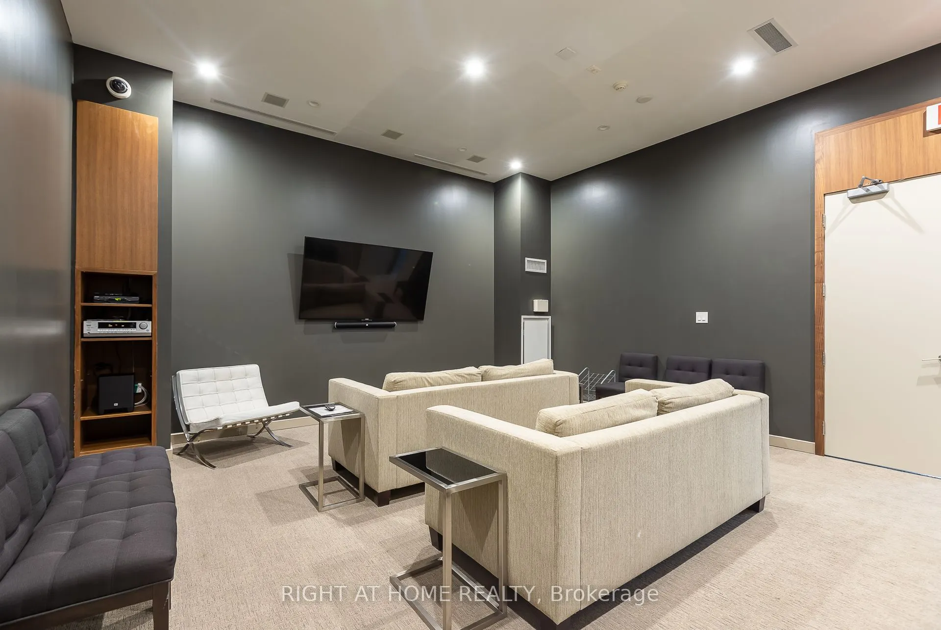 380 Macpherson Avenue, #306