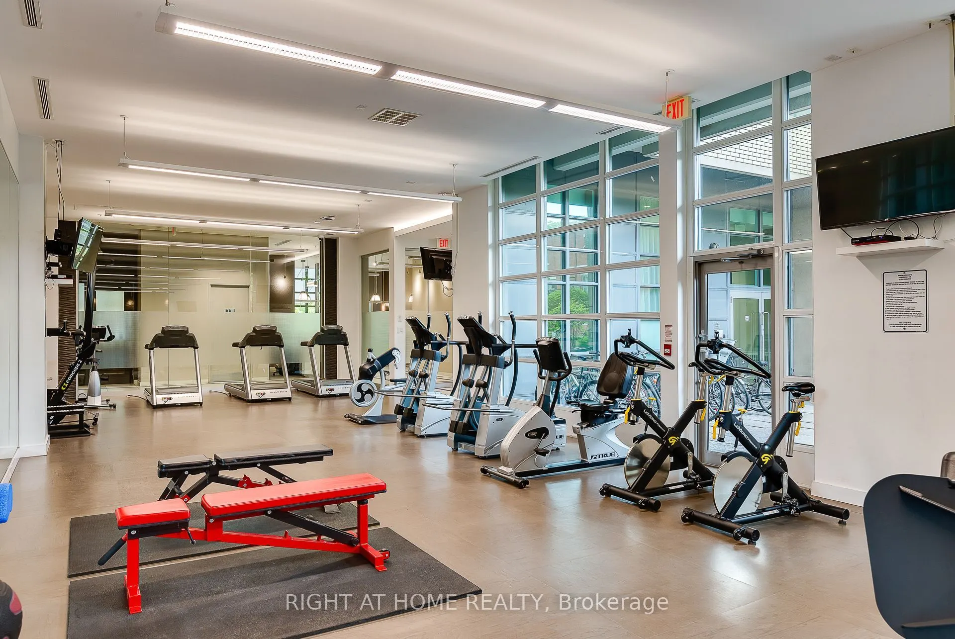 380 Macpherson Avenue, #306