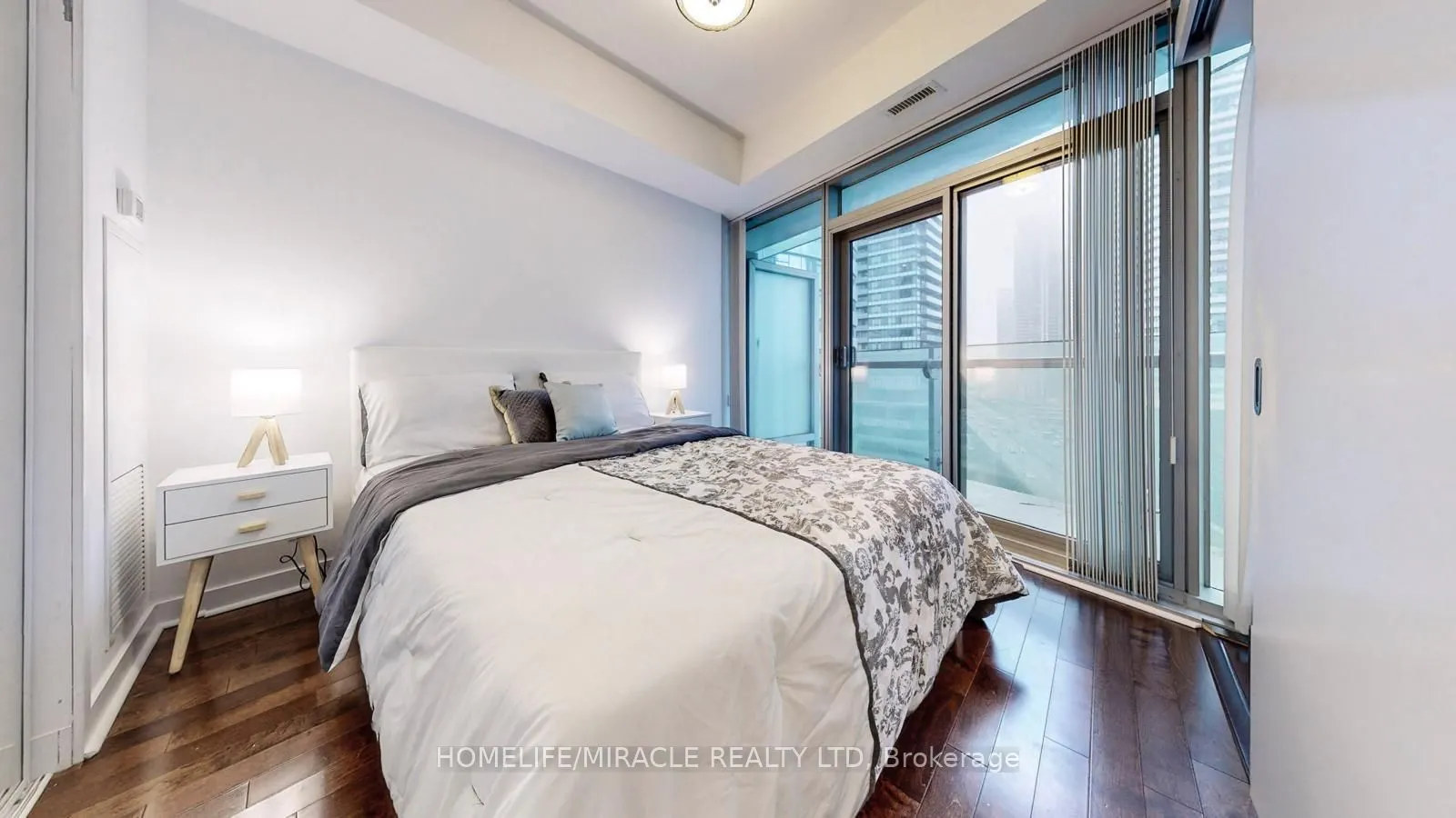 12 York Street, #1202