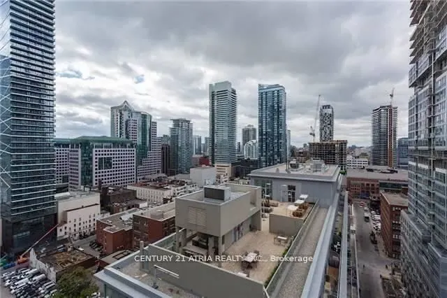 126 Simcoe Street, #1904