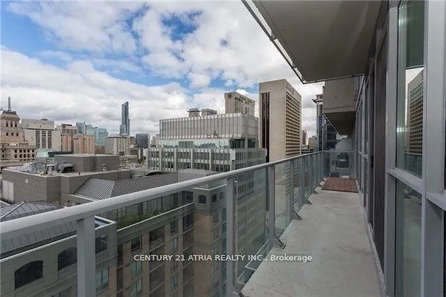 126 Simcoe Street, #1904