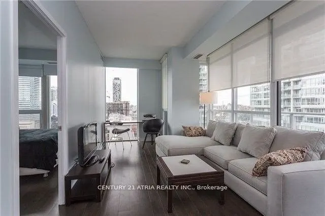 126 Simcoe Street, #1904