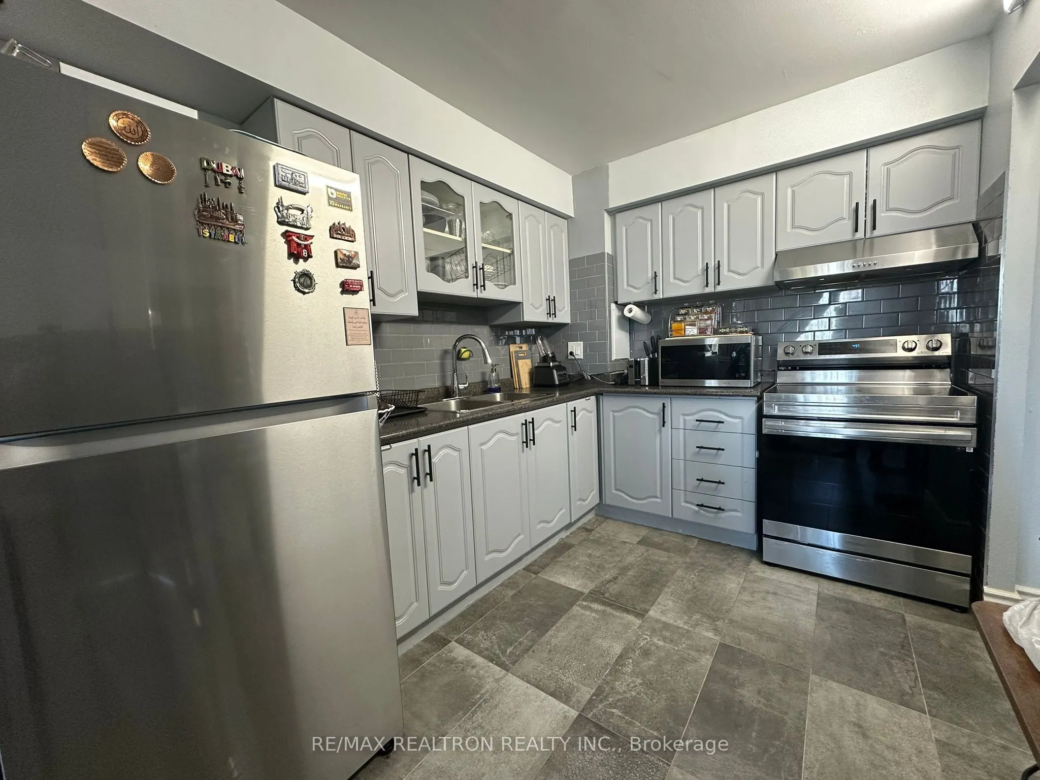 100 Leeward Glenway, #1401