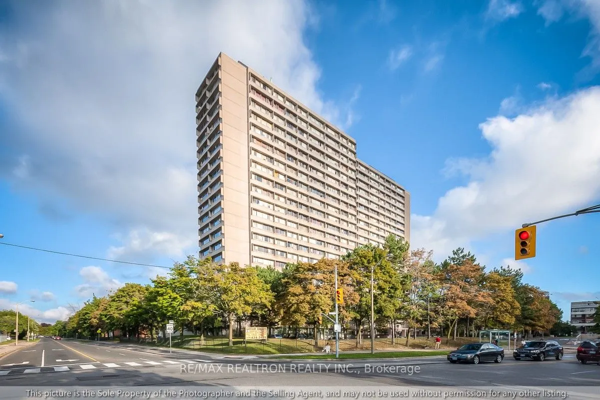 100 Leeward Glenway, #1401