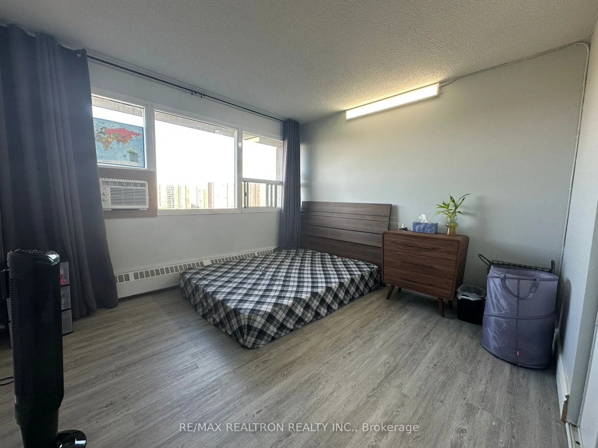100 Leeward Glenway, #1401