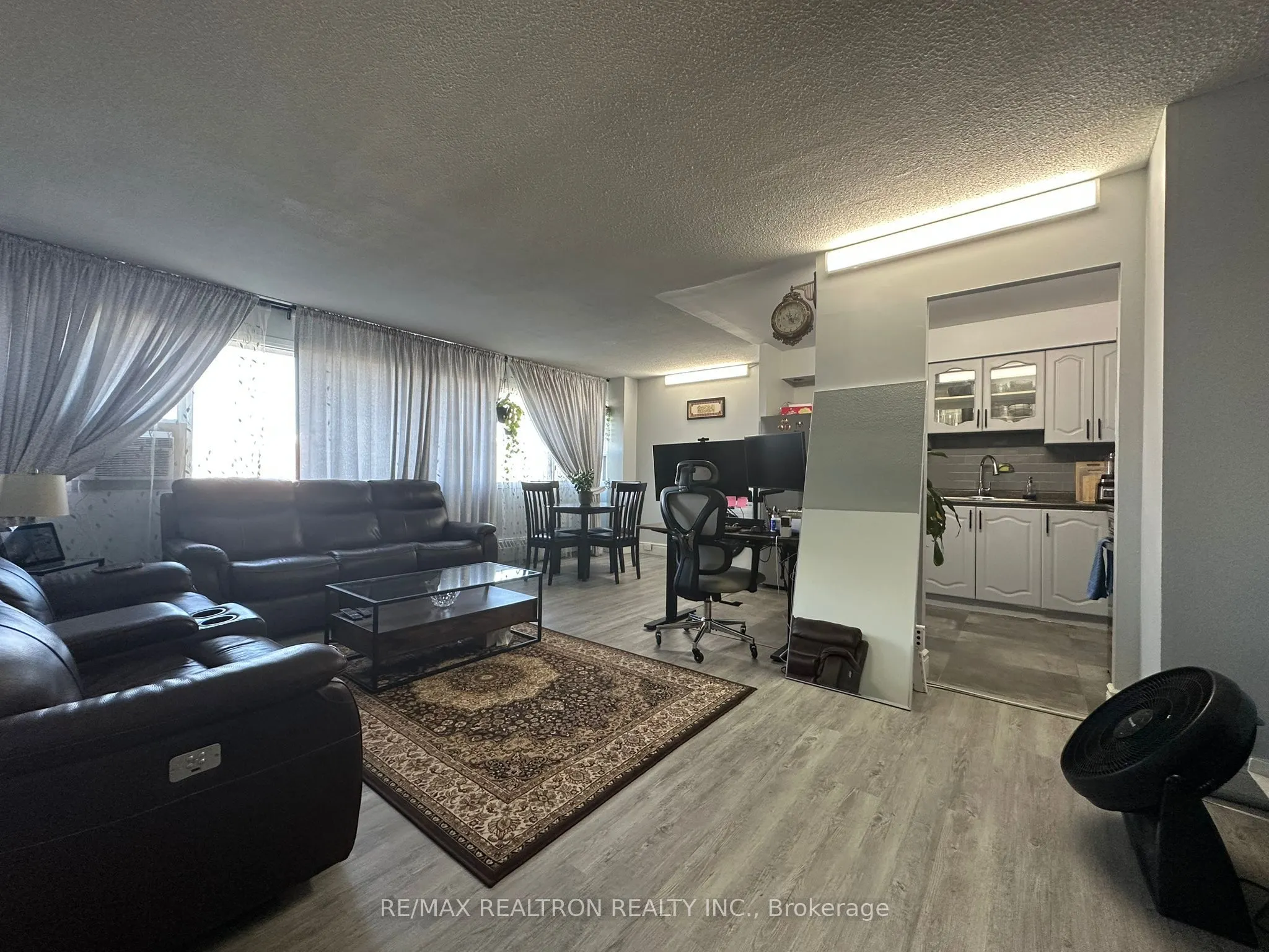 100 Leeward Glenway, #1401