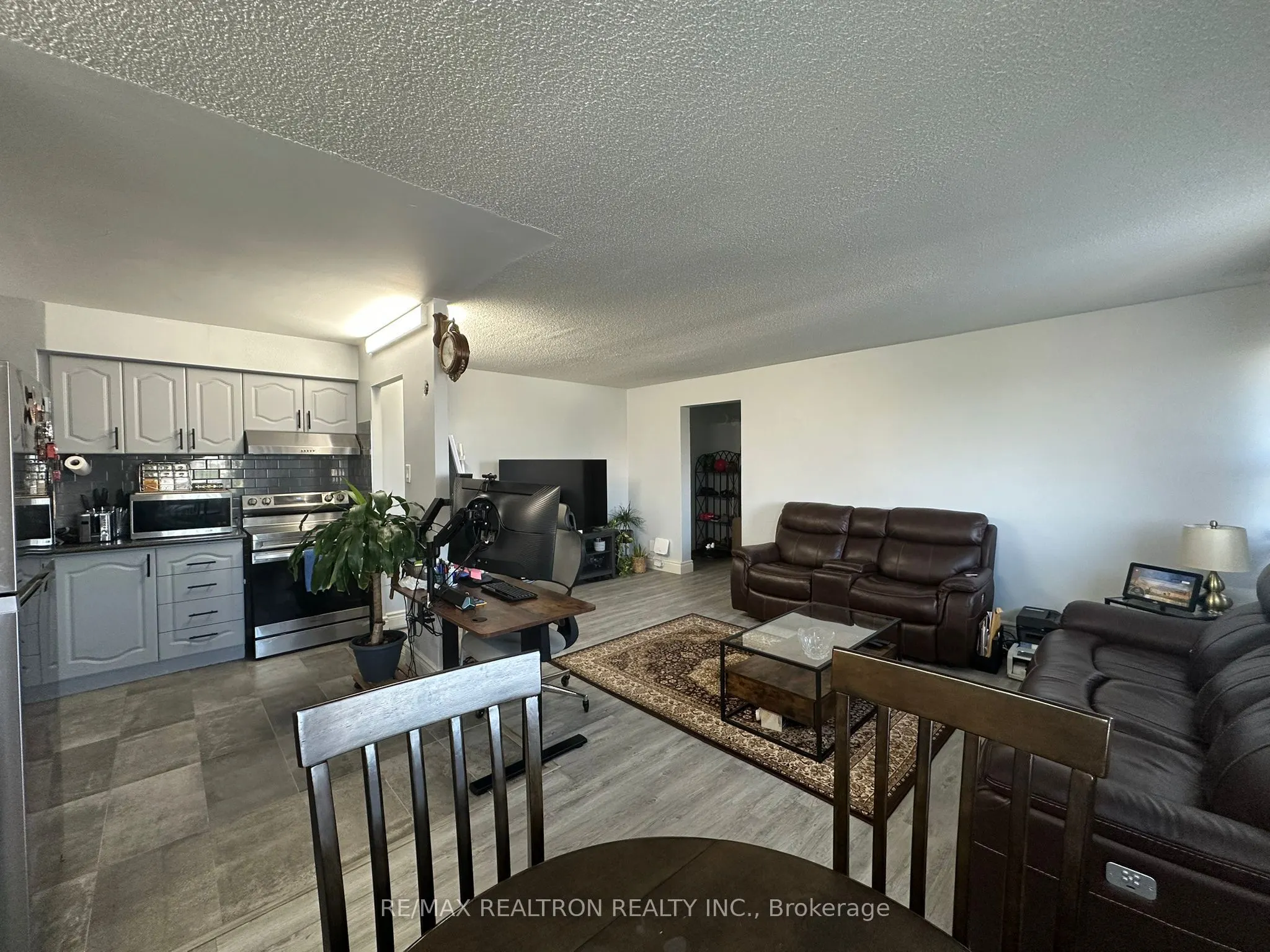 100 Leeward Glenway, #1401