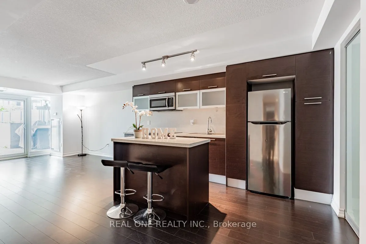 386 Yonge Street, #1408
