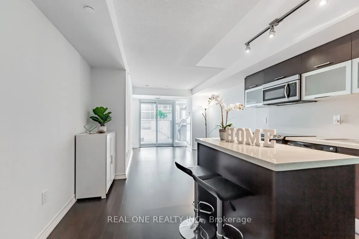 386 Yonge Street, #1408