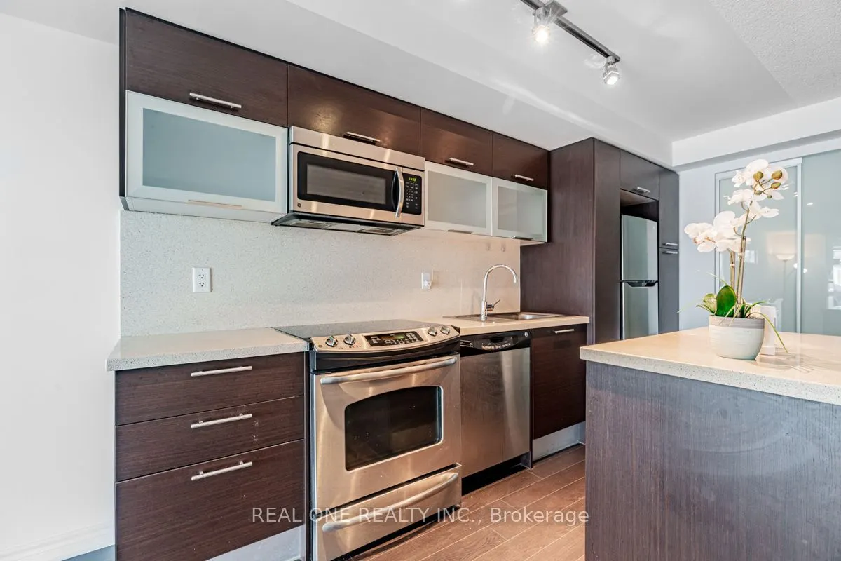 386 Yonge Street, #1408